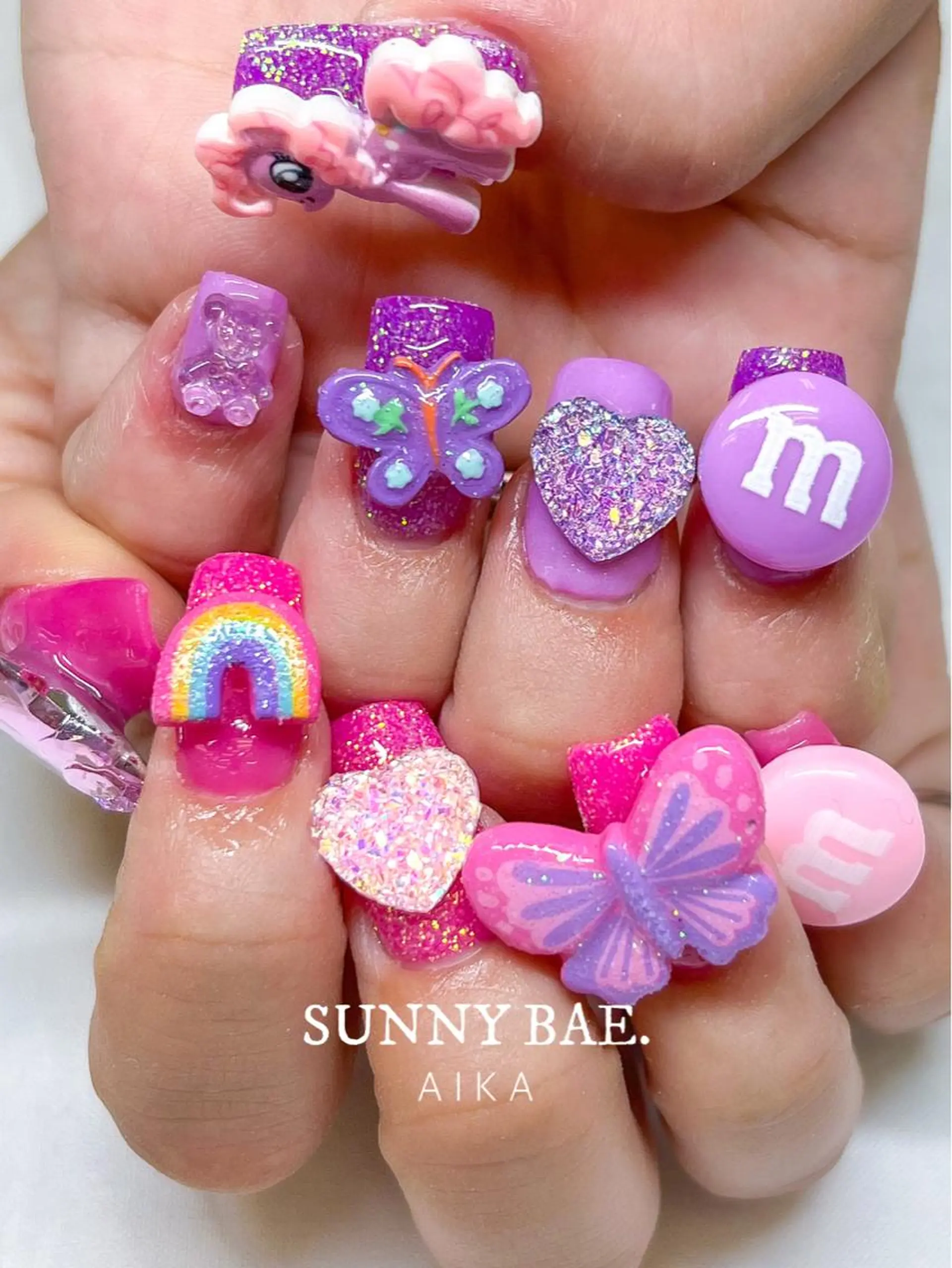 セミロング ネイル アートネイル キラキラネイル ロングネイル スカルプネイル ショートネイル SUNNY BAE.所属・Made By AIKAのネイルデザイン