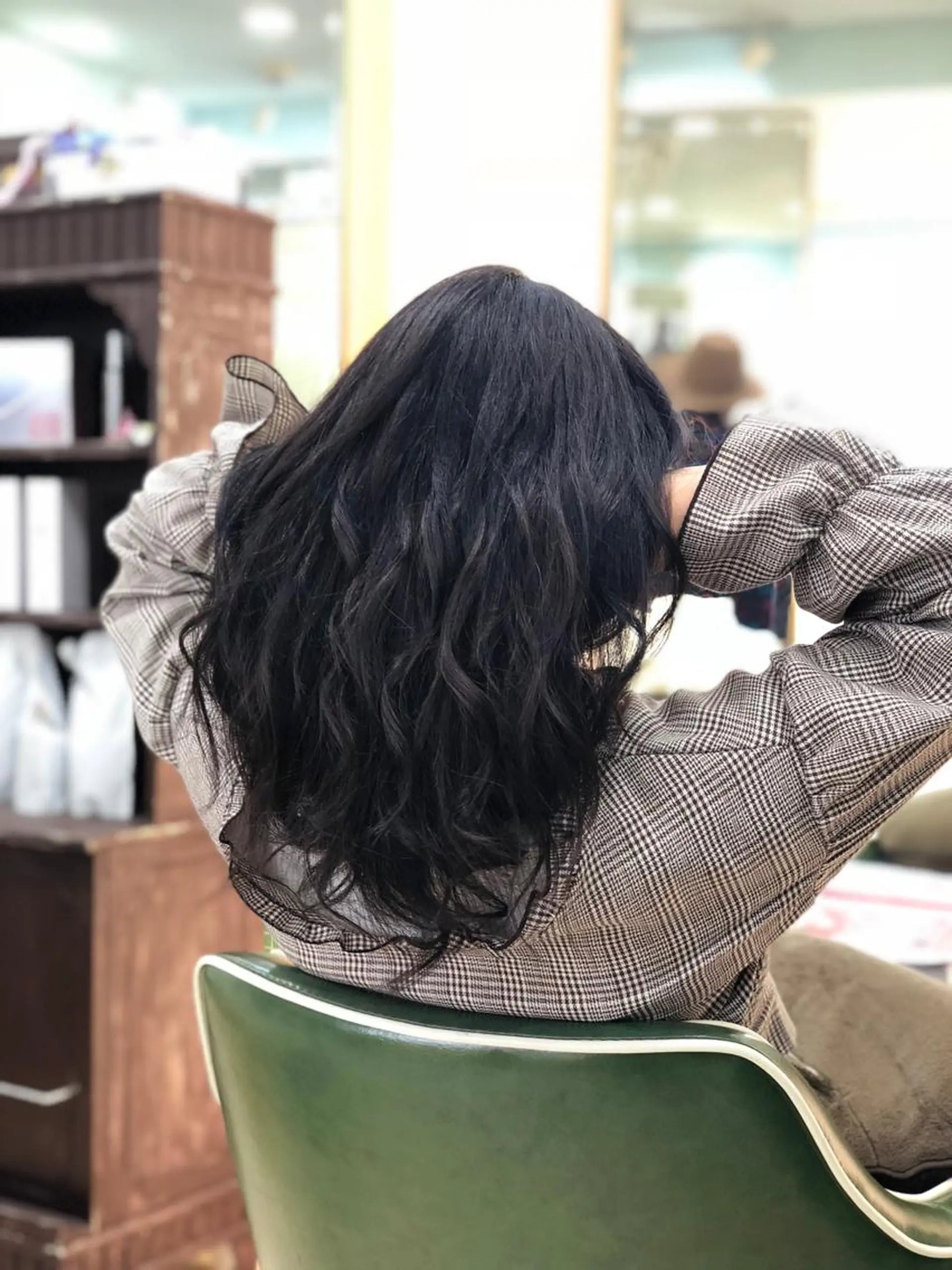 セミロング カラー kahuli  hair Ulu 「カーフリヘアウル」所属・鎗田 健のヘアスタイル