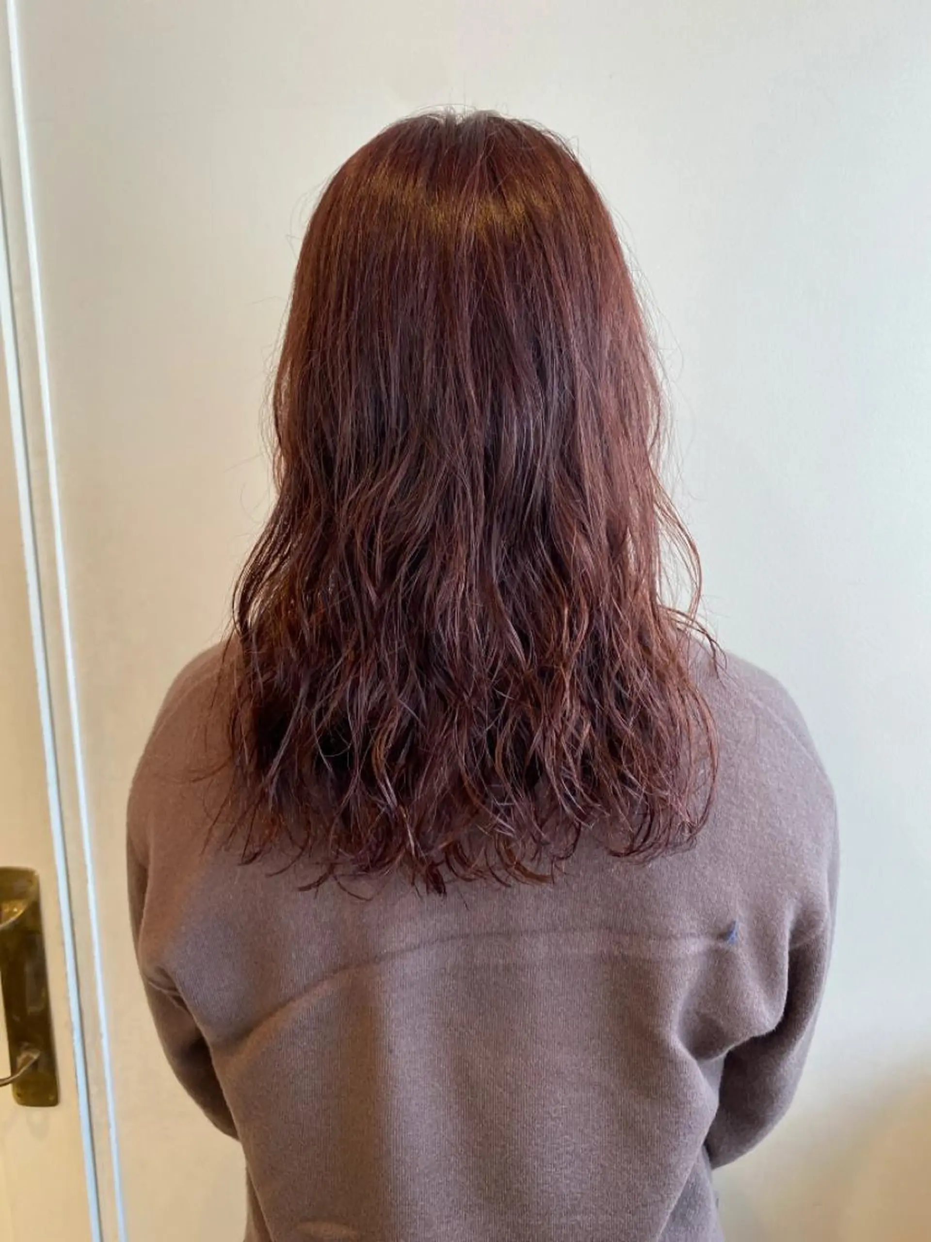 セミロング カラー パーマ セミロングパーマ 外国人風カラー カット ヘアカラー salowin渋谷kitaya park前所属・RIKA韓国ヘア/く びれヘア/上品カラーのヘアスタイル