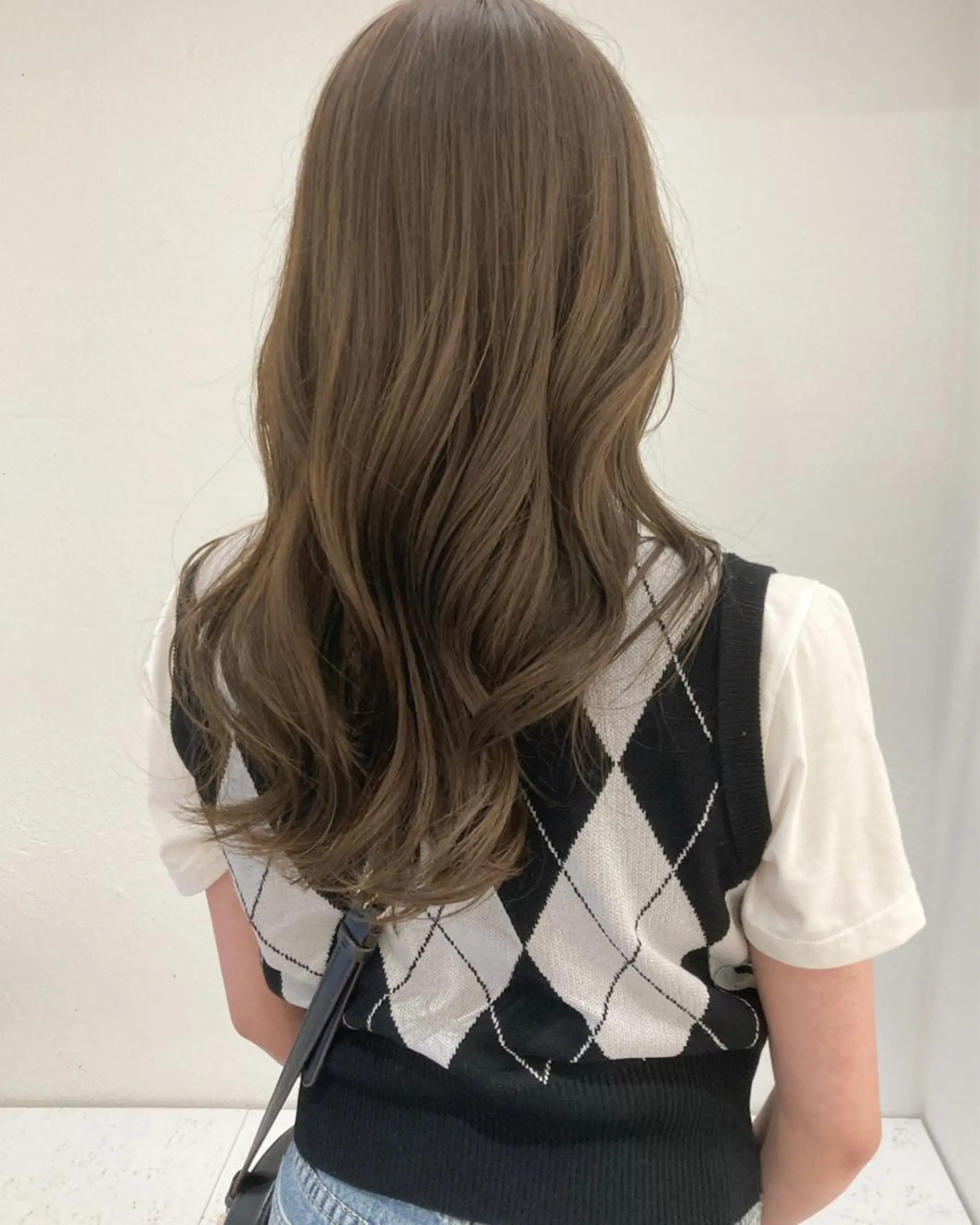 セミロング カラー ベージュカラー オリーブベージュ カット ヘアカラー お洒落ベージュ🤎 代官山shibukiのヘアスタイル