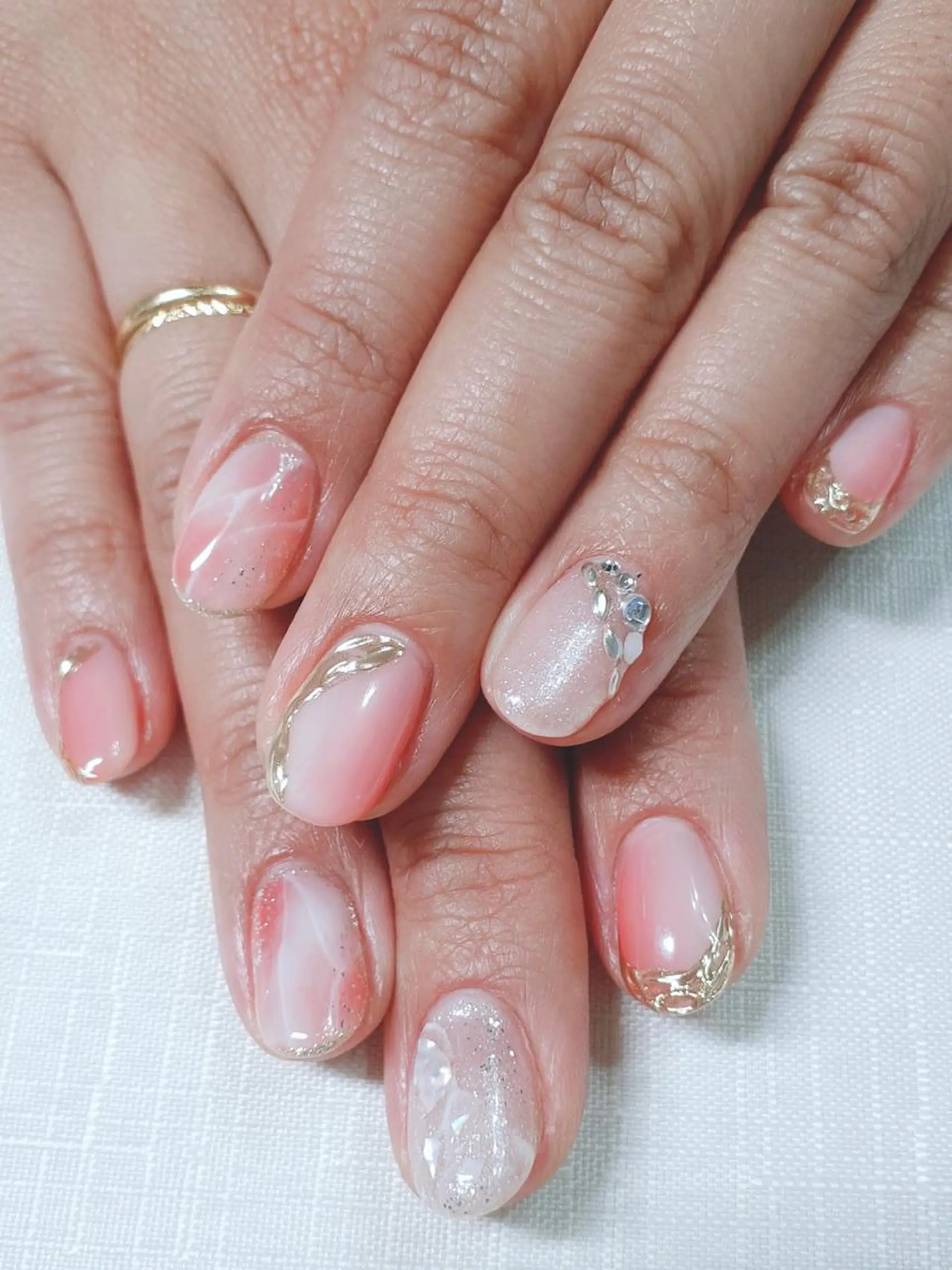 ネイル アートネイル フレンチネイル ジェルネイル グラデーション ラメ(グリッター) ハンドネイル PURE NAIL所属・PURE NAILのネイルデザイン