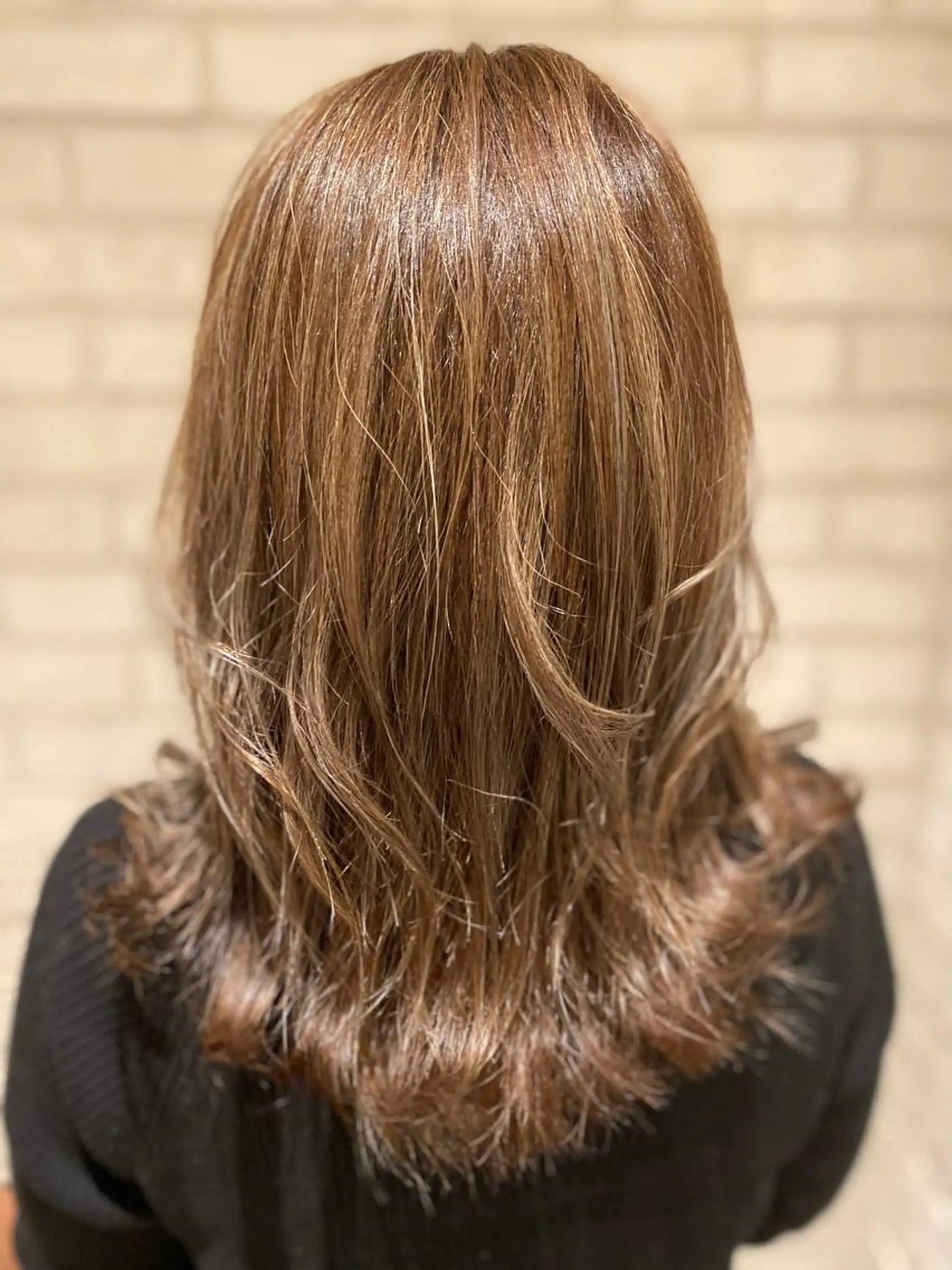 ミディアム カラー ハイライトカラー ハイライト ヘアカラー トリートメント 田中 アキオのヘアスタイル