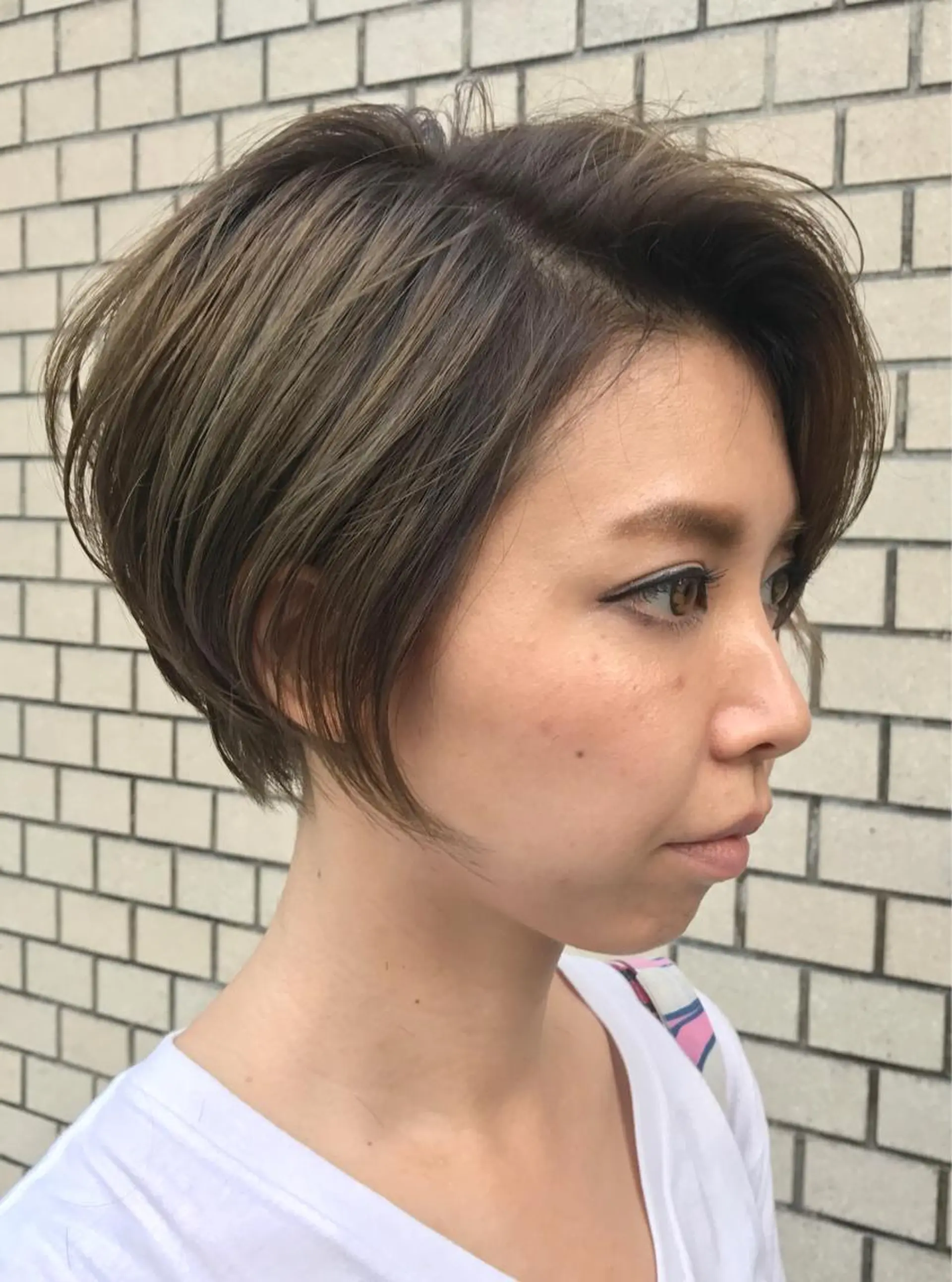 ショート カラー ブリーチ 透明感カラー グラデーションカラー グレージュ オリーブグレージュ パパで店長な戸田 健治【ショートヘア】のヘアスタイル