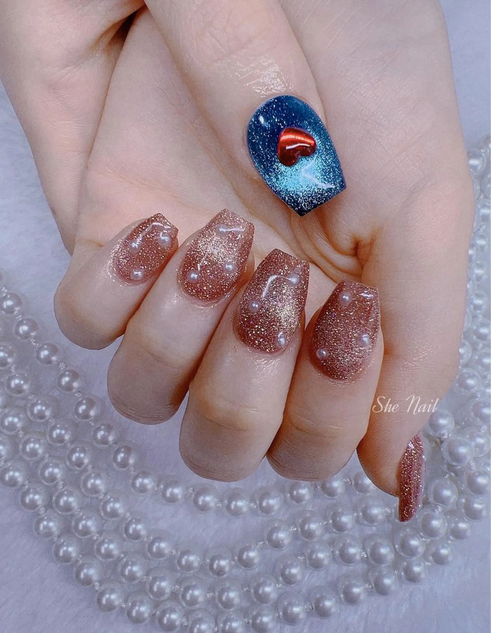 ネイル チークネイル フレンチネイル キラキラネイル 韓国ネイル マグネットネイル ハンドネイル She   Nail所属・ISA_ BELLAのネイルデザイン