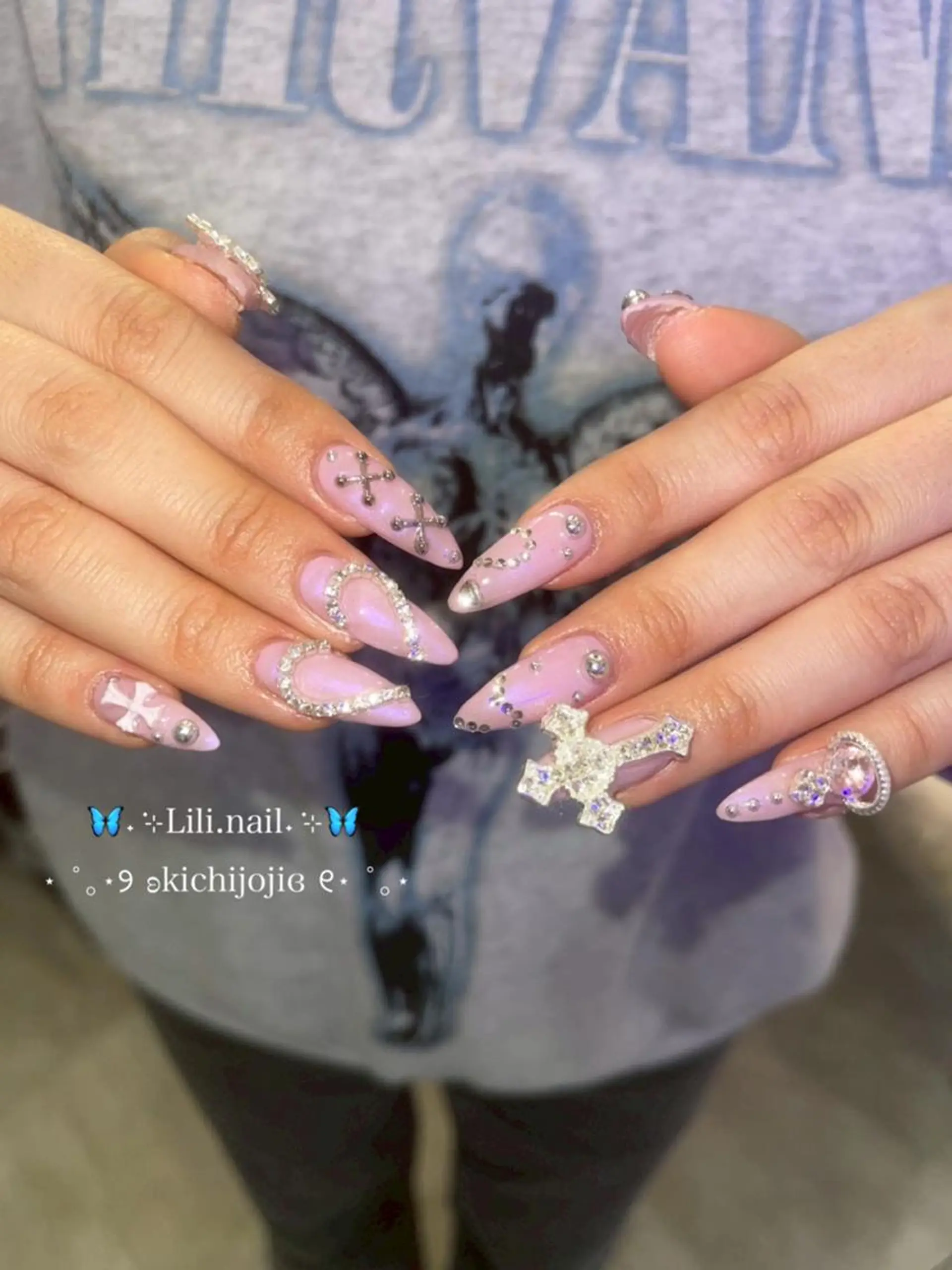 ネイル ハンドネイル フットネイル lili.nail y2k/長さ出しのネイルデザイン