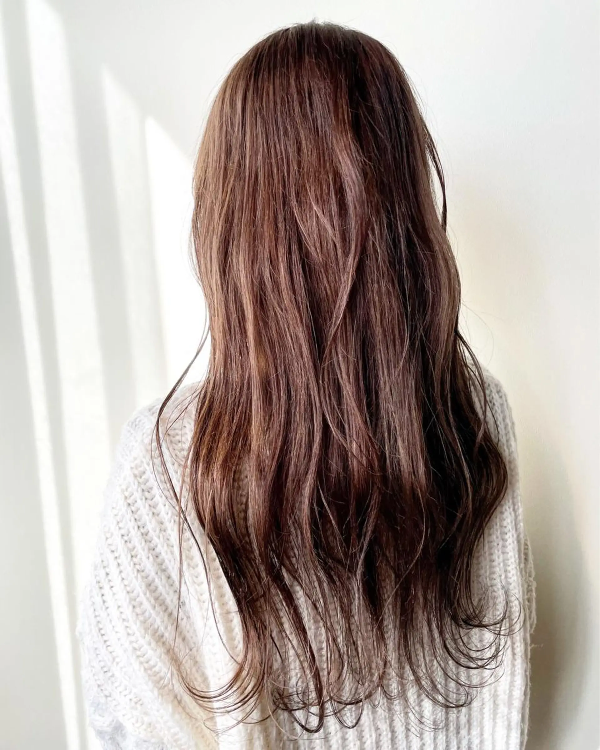 ロング カラー ベージュカラー ラテベージュ カット ヘアカラー トリートメント レイヤー/艶カラー 🫧守利のヘアスタイル