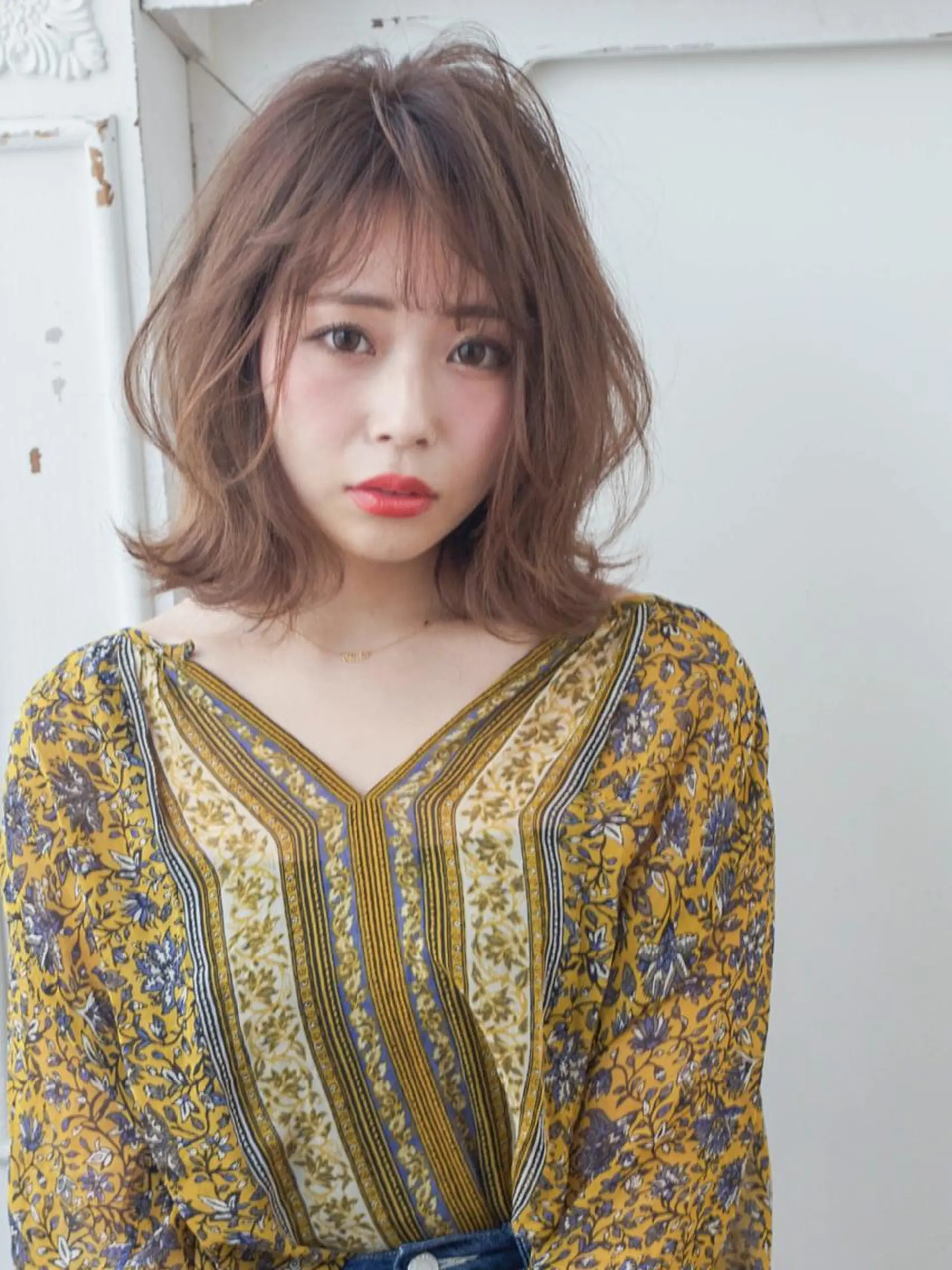 ミディアム カット ヘアカラー トリートメント ＨＩ ROのヘアスタイル