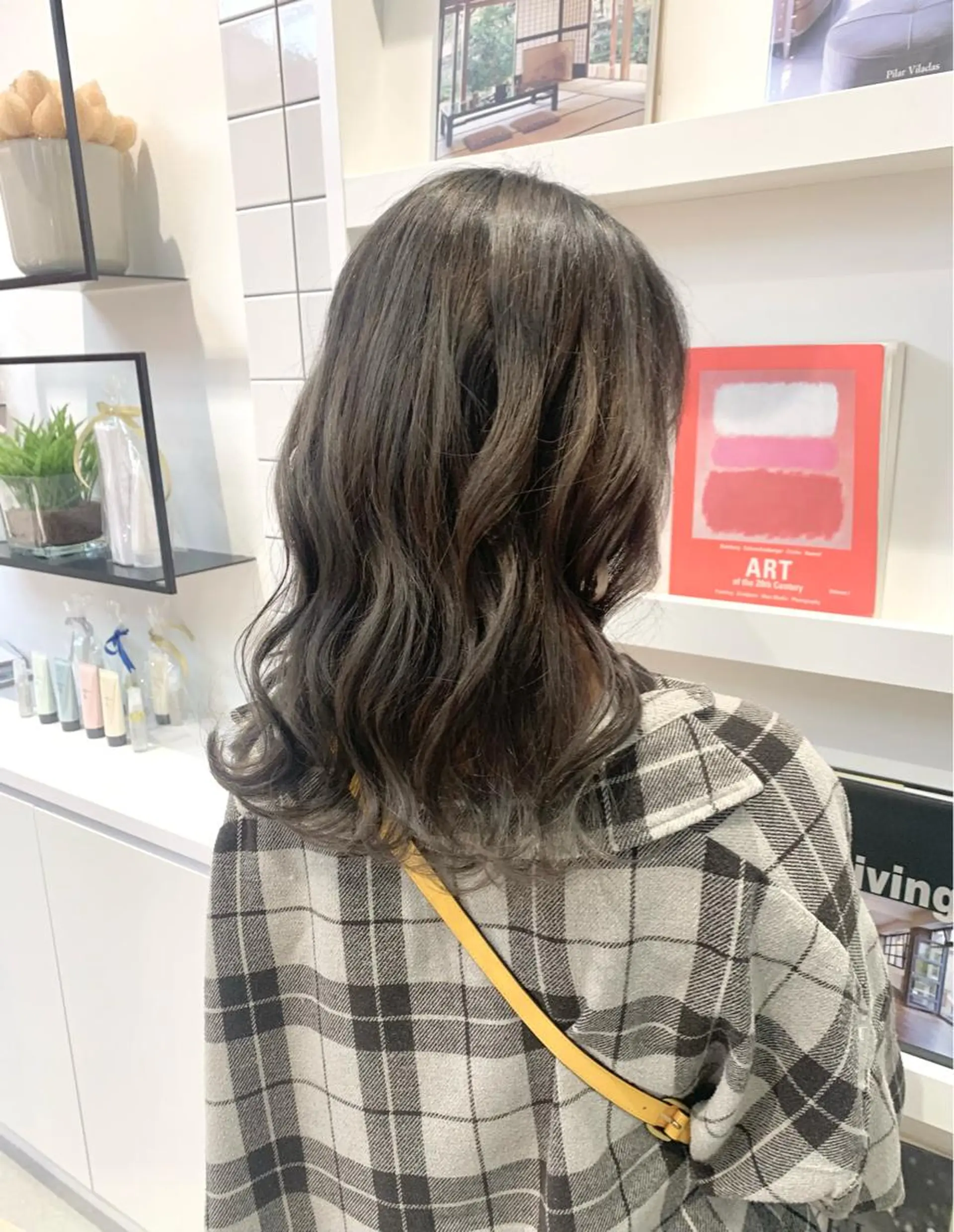 ミディアム みなもと ちはるのヘアスタイル