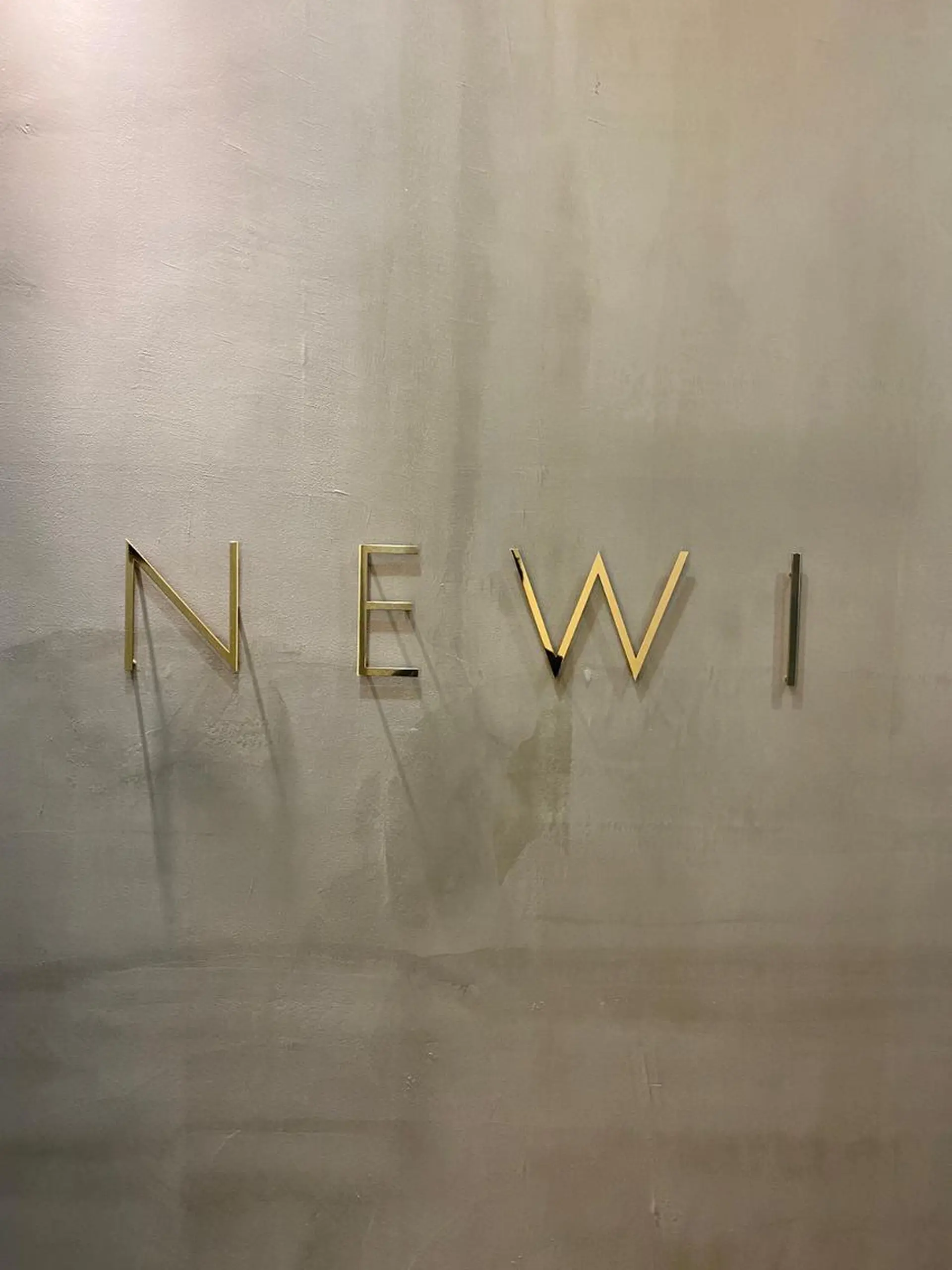 ショート カラー パーマ ヘアアレンジ メンズ アディクシーカラー ケアカラー 髪質改善 トリートメント ストレートパーマ カット トリートメント ヘッドスパ ヘアケア特化型サロン newi 梅田のヘアスタイル