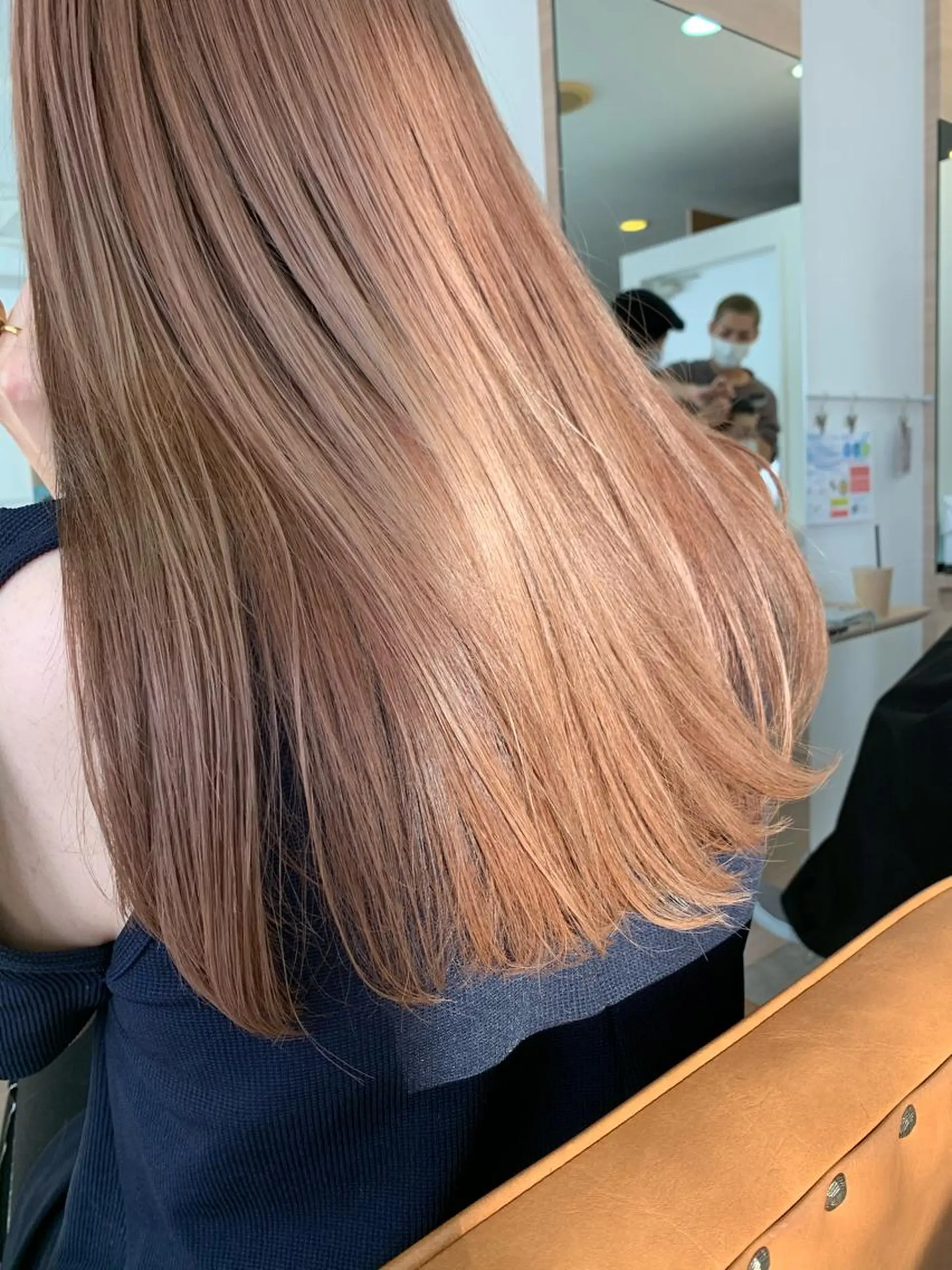 ロング カラー アッシュ ブリーチ ケアブリーチ 透明感カラー ダブルカラー モリシュンスケ /レイヤー/髪質改善のヘアスタイル