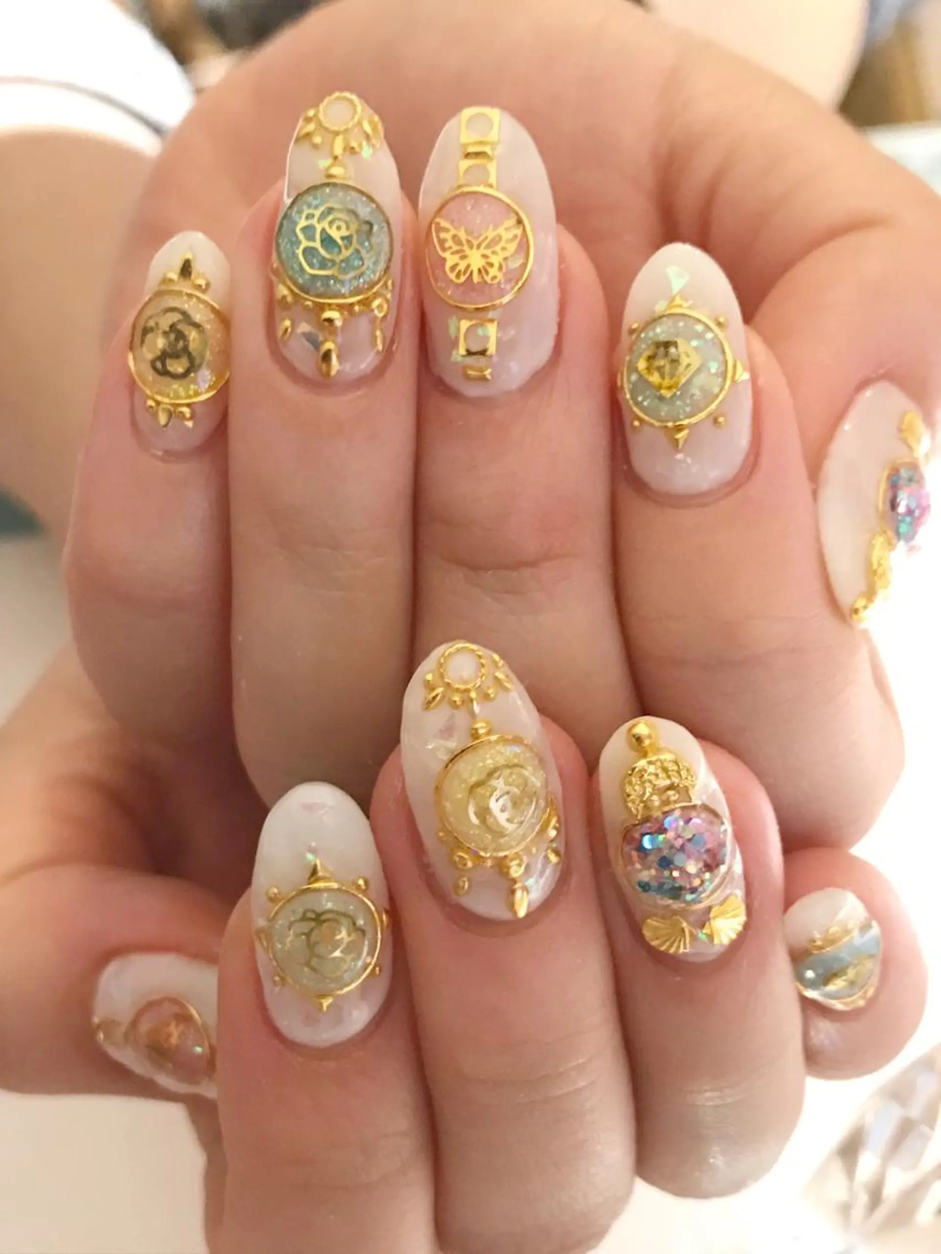 ネイル ジェルネイル YUN 💅のネイルデザイン