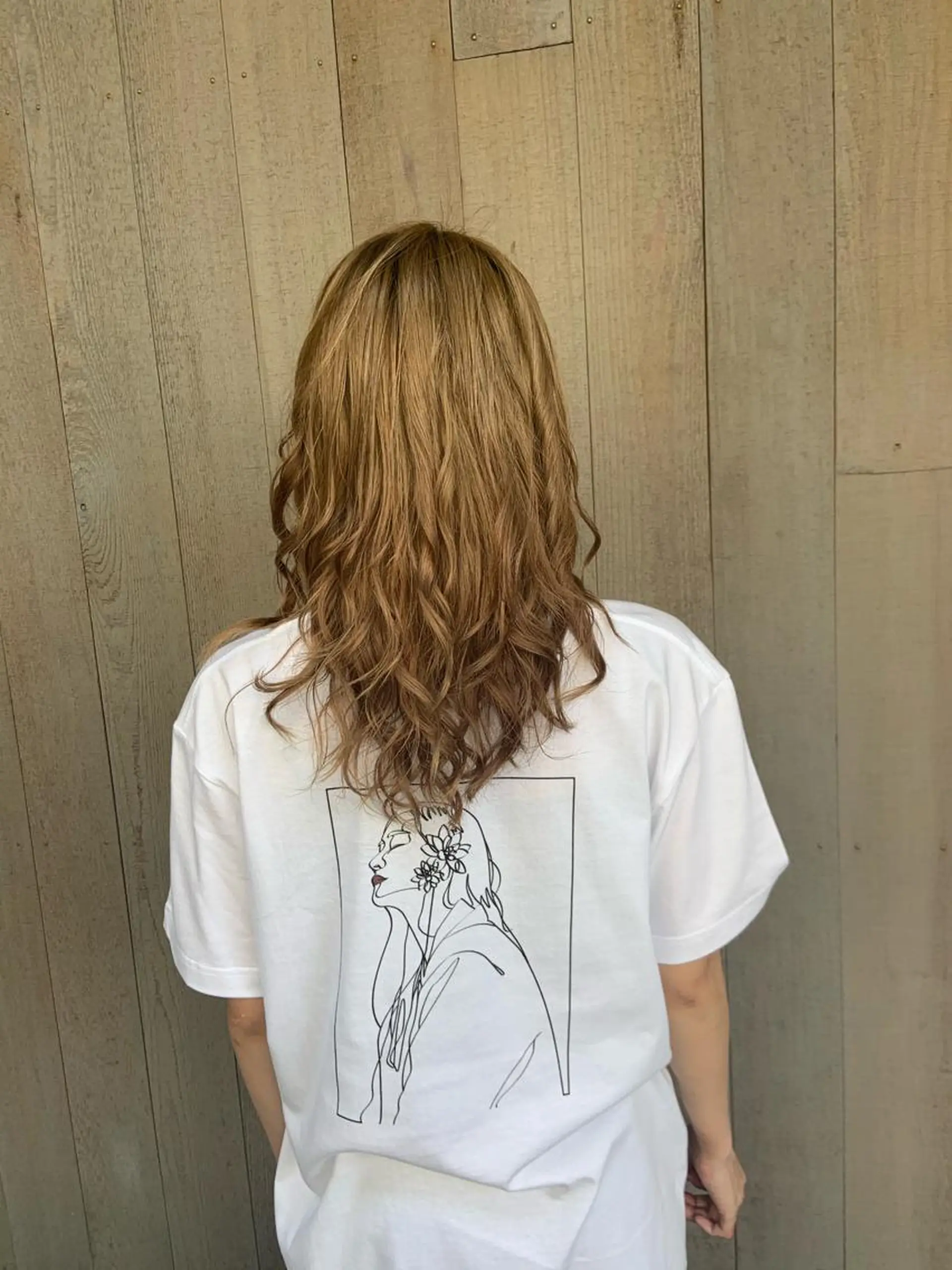 セミロング カラー パーマ ヘアアレンジ ベージュカラー ラベンダーカラー ラベンダーベージュ ハイトーンカラー🤍 山下 優華のヘアスタイル