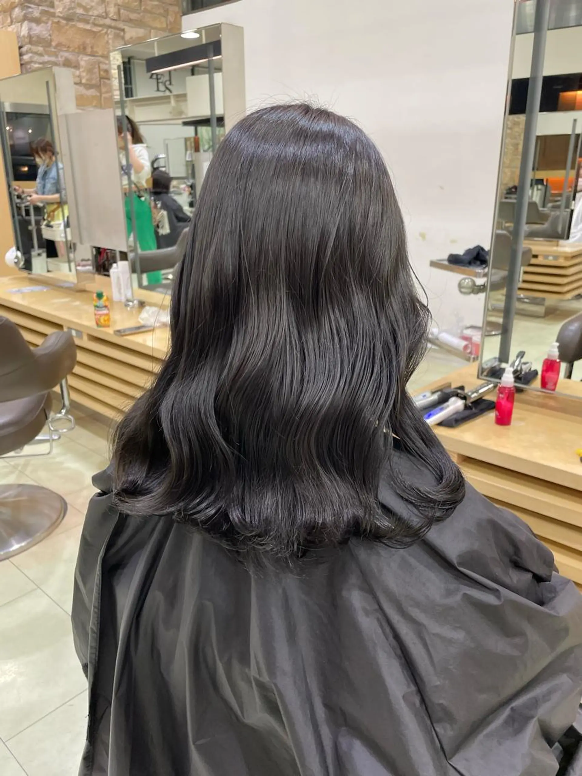 セミロング カラー 【 ﾈｲﾘｽﾄ&ｱｲ ﾘｽﾄ】キヨカのネイルデザイン