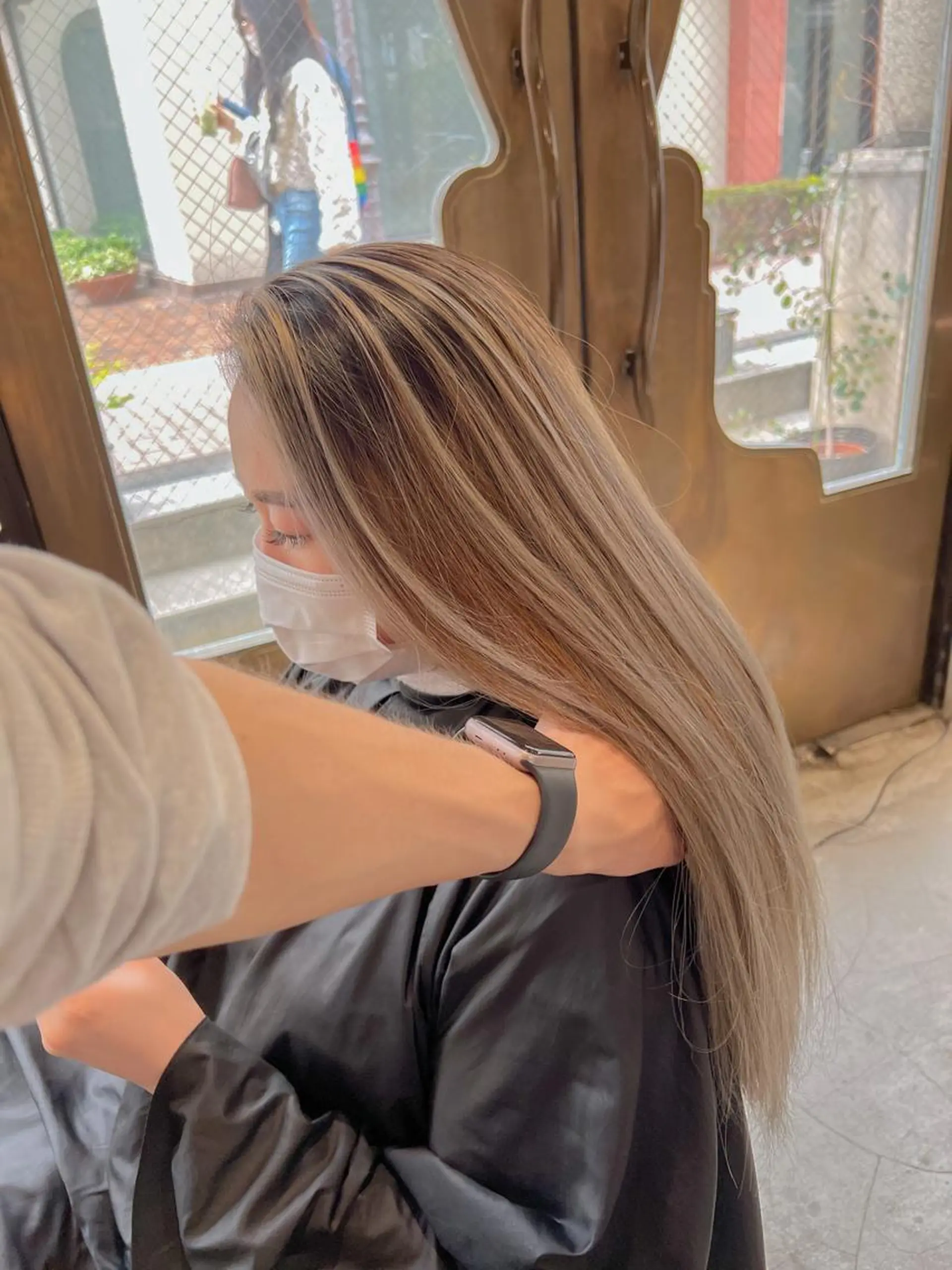 セミロング カラー カット ヘアカラー トリートメント 海外デザイン🇺🇸 石渡諒太のヘアスタイル