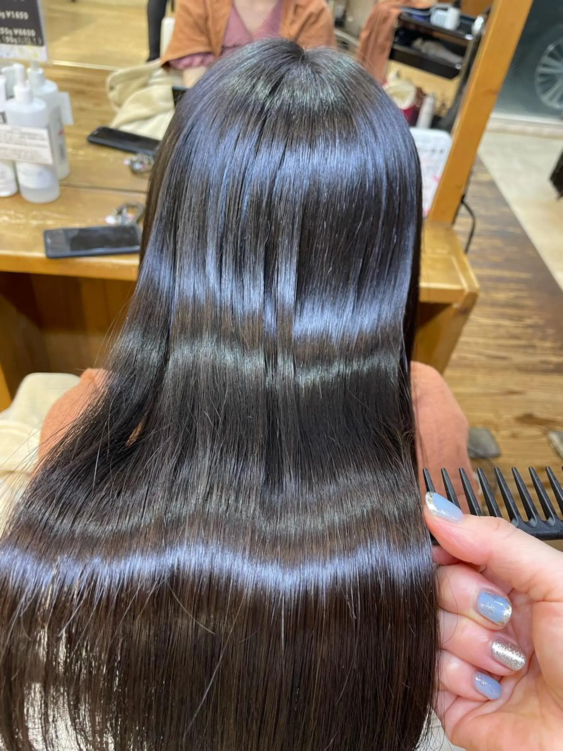 セミロング 髪質改善 縮毛矯正 brote所属・山木 裕子のヘアスタイル