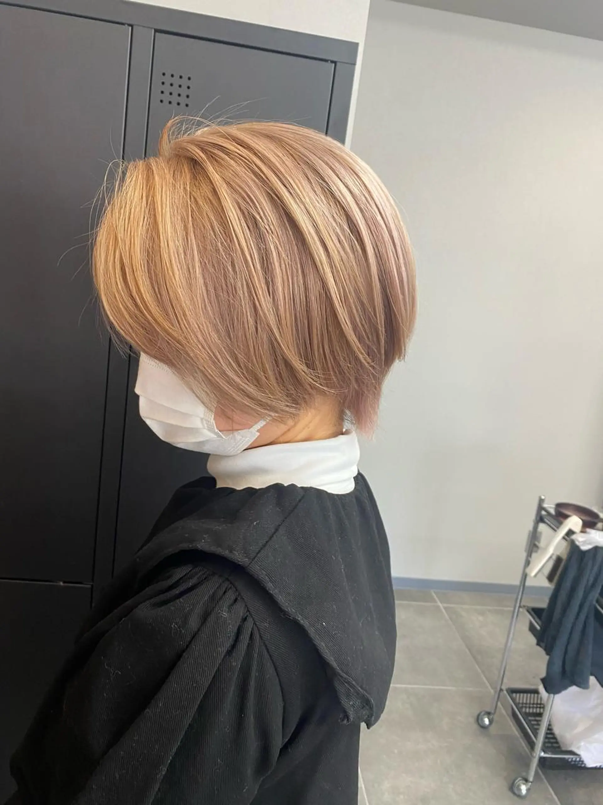 ショート maco 艶感ハイトーン🦋のヘアスタイル