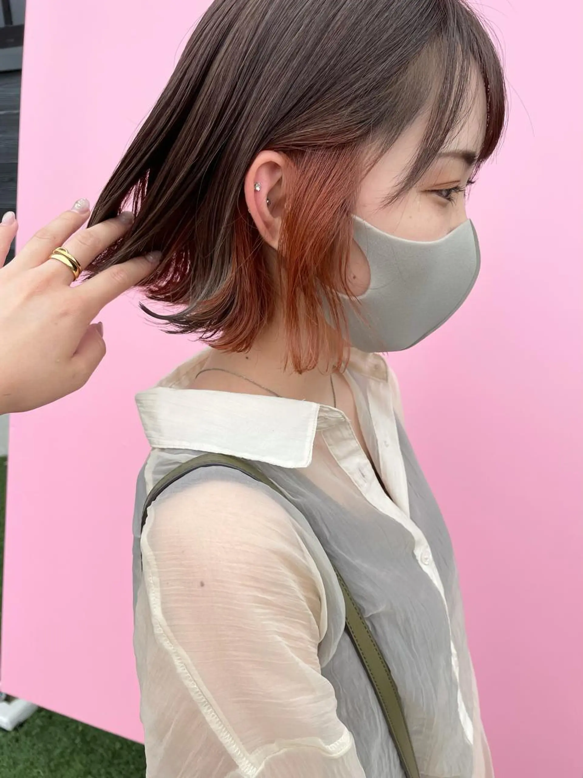 ショート カラー 切りっぱなしボブ インナーカラー ボブ カット ヘアカラー 岩田 萌那のヘアスタイル