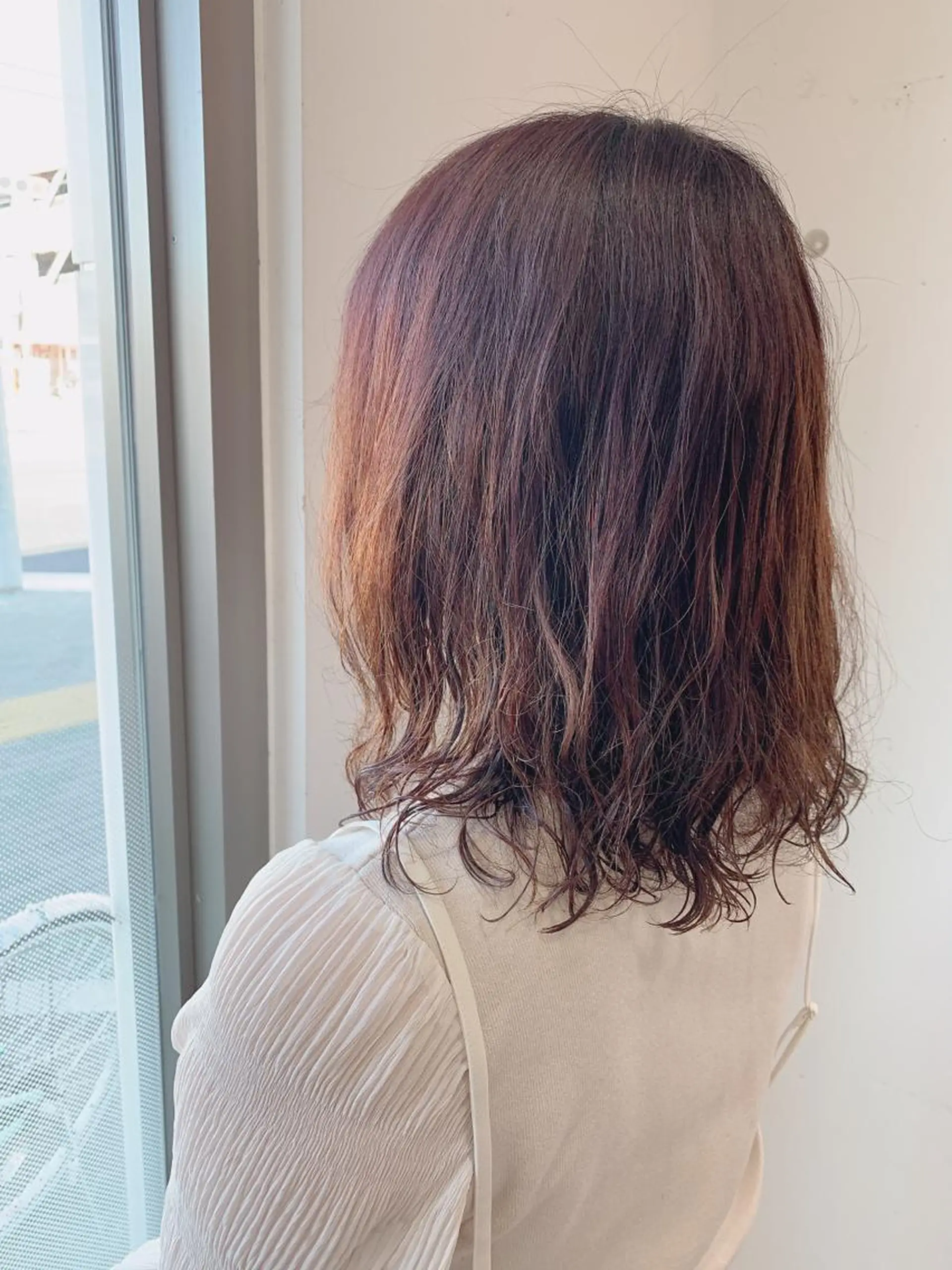 ミディアム カラー 白髪ぼかしハイライト 柳川拓哉のヘアスタイル