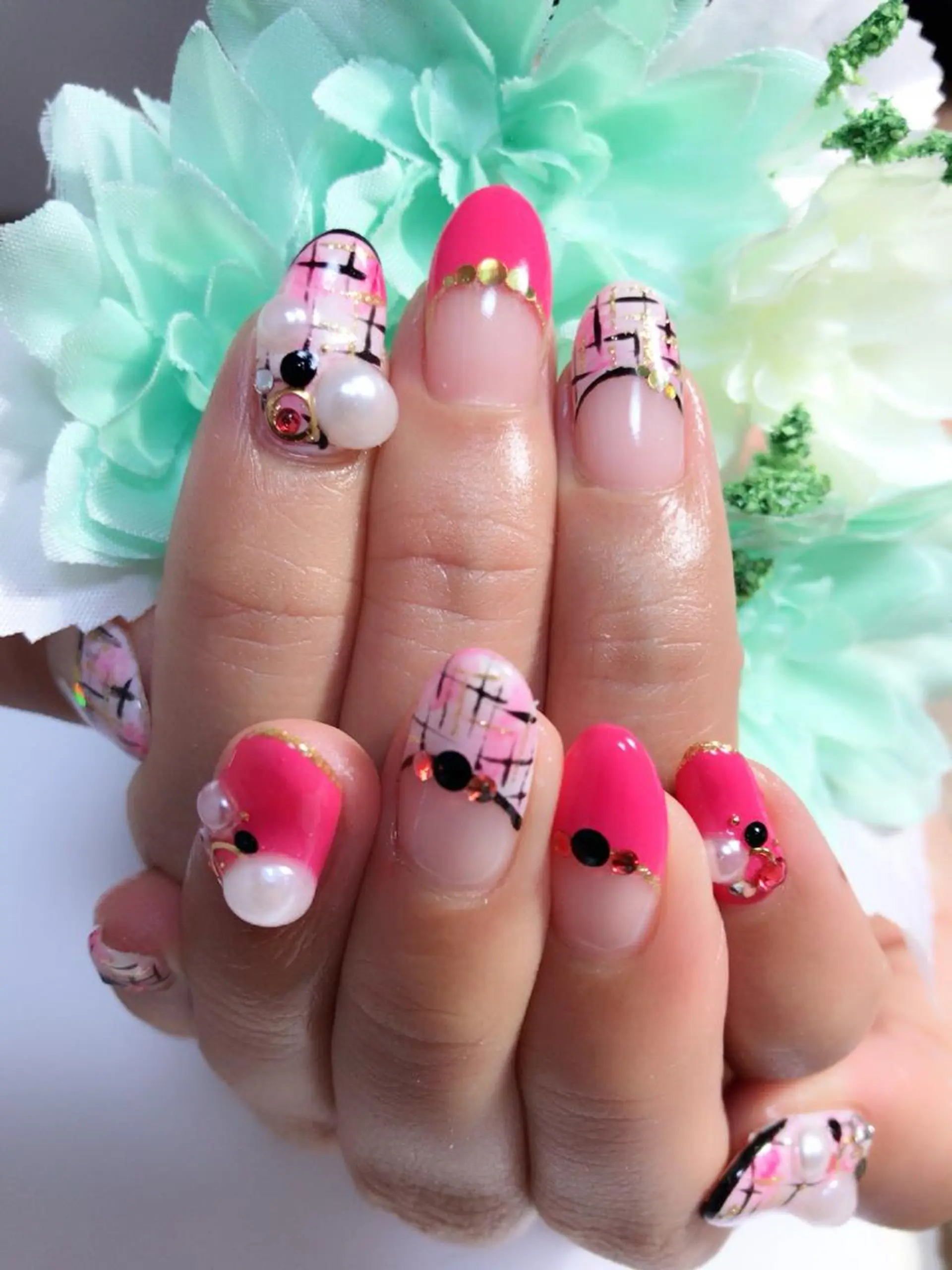 ネイル アートネイル ストーンネイル ネイル/耳つぼ /新ホワイトニングのネイルデザイン