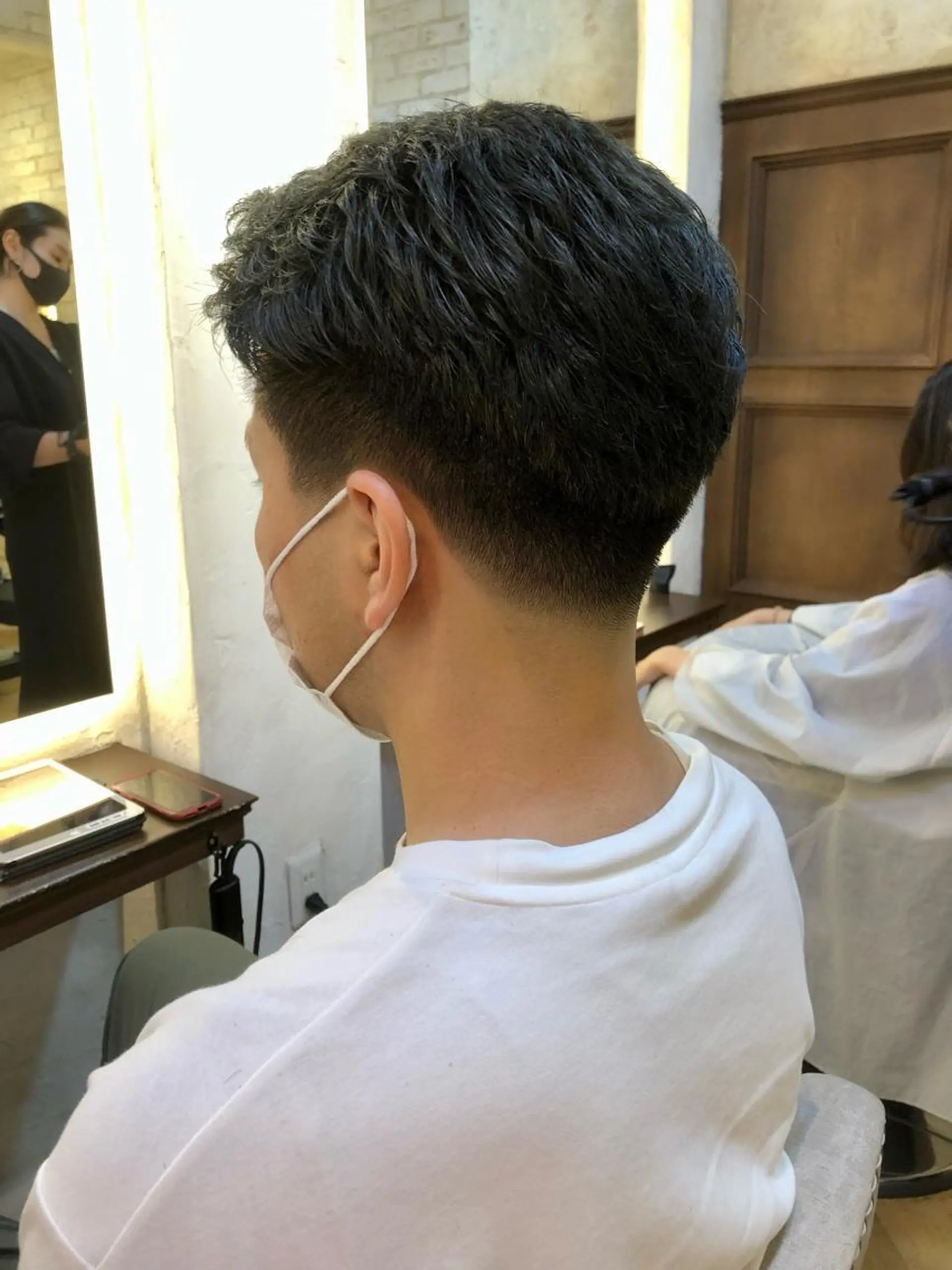 ショート カラー メンズ フェードカット スキンフェード Carina所属・セン北徒歩５分 キシタクのヘアスタイル