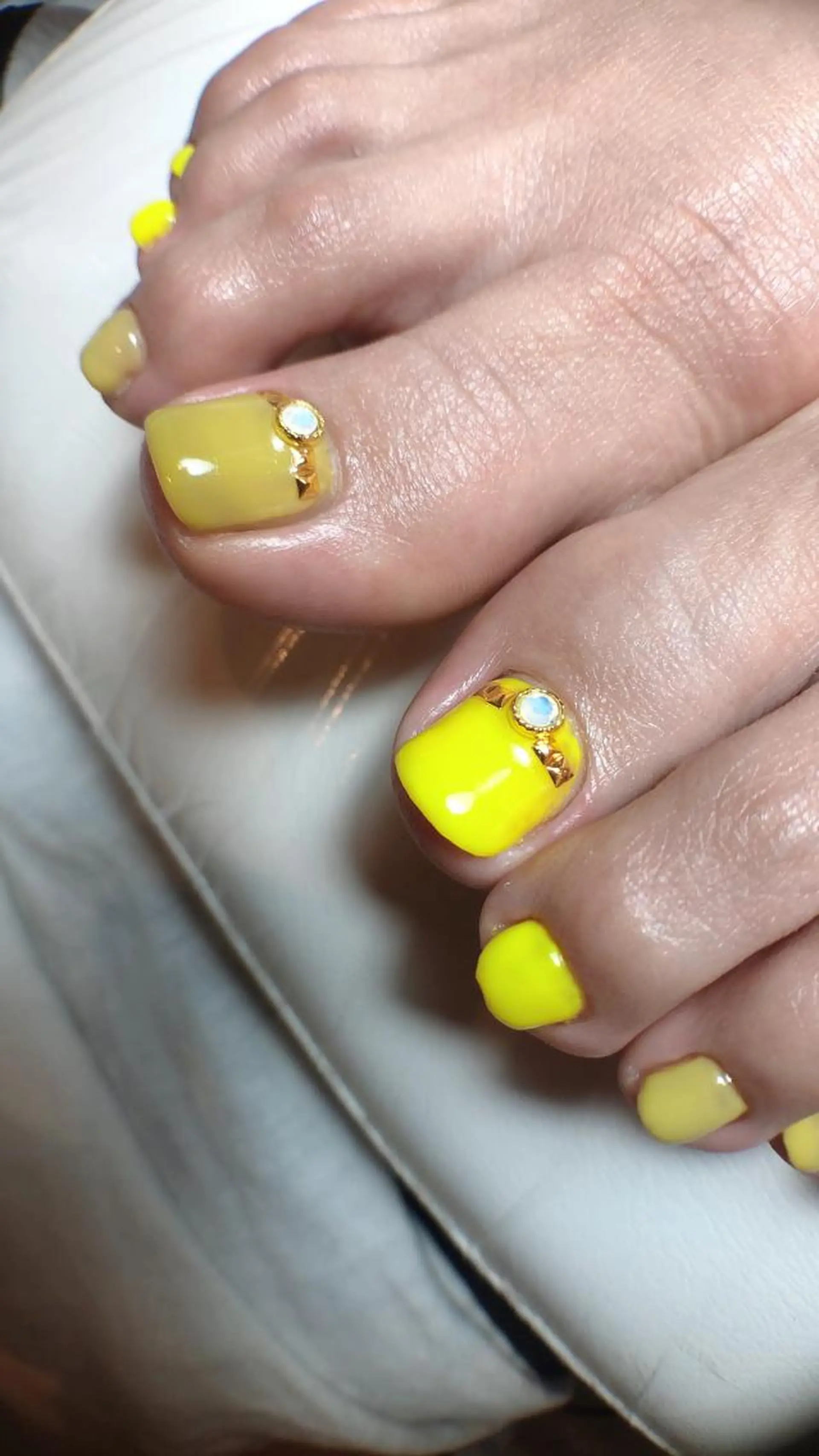 ネイル パステルネイル 黄色 Nail ビ爪のネイルデザイン