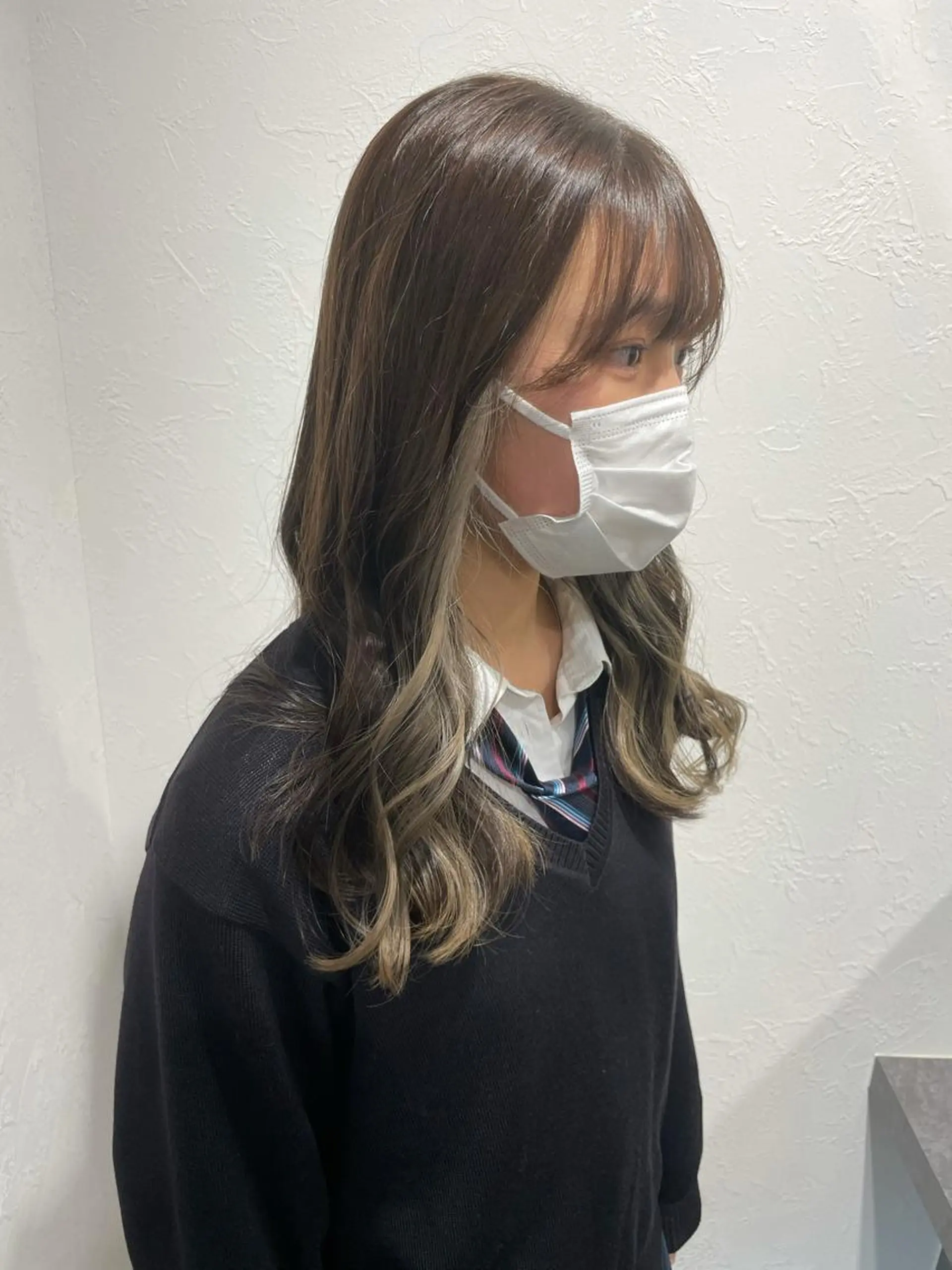 セミロング カラー ブリーチ イヤリングカラー ヘアカラー 2nd所属・🤍2nd🤍田所 美希のヘアスタイル