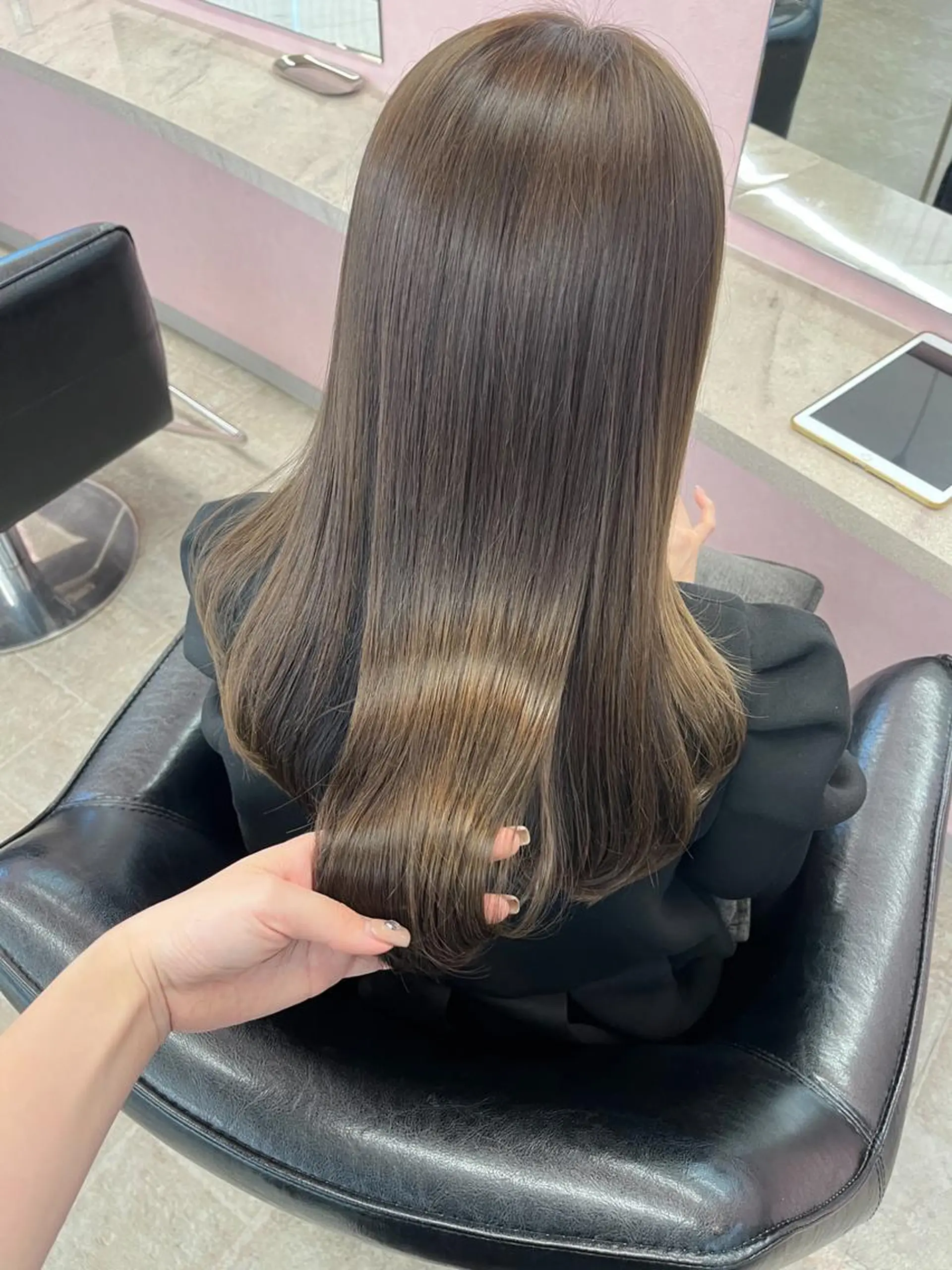 セミロング ヘアカラー MATTY rioのヘアスタイル