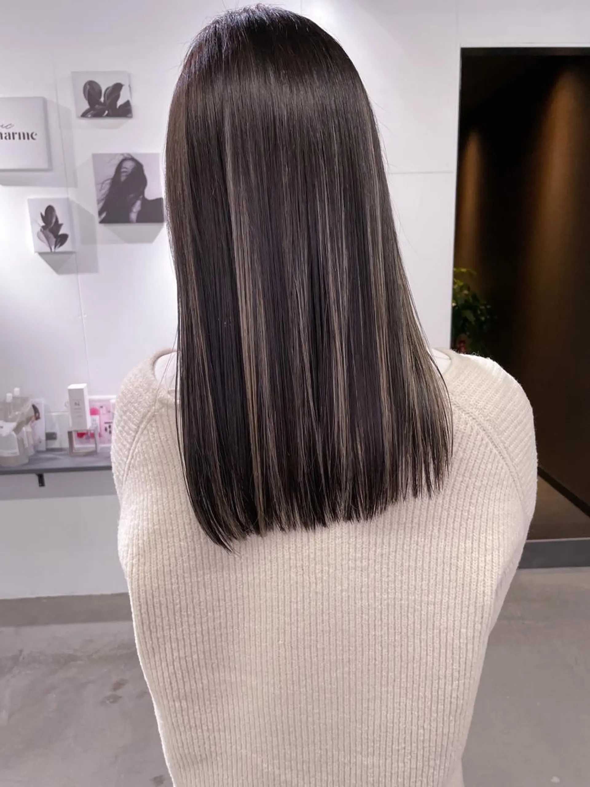 セミロング ハイライト king高槻店所属・椙本健太 シールエクステのヘアスタイル