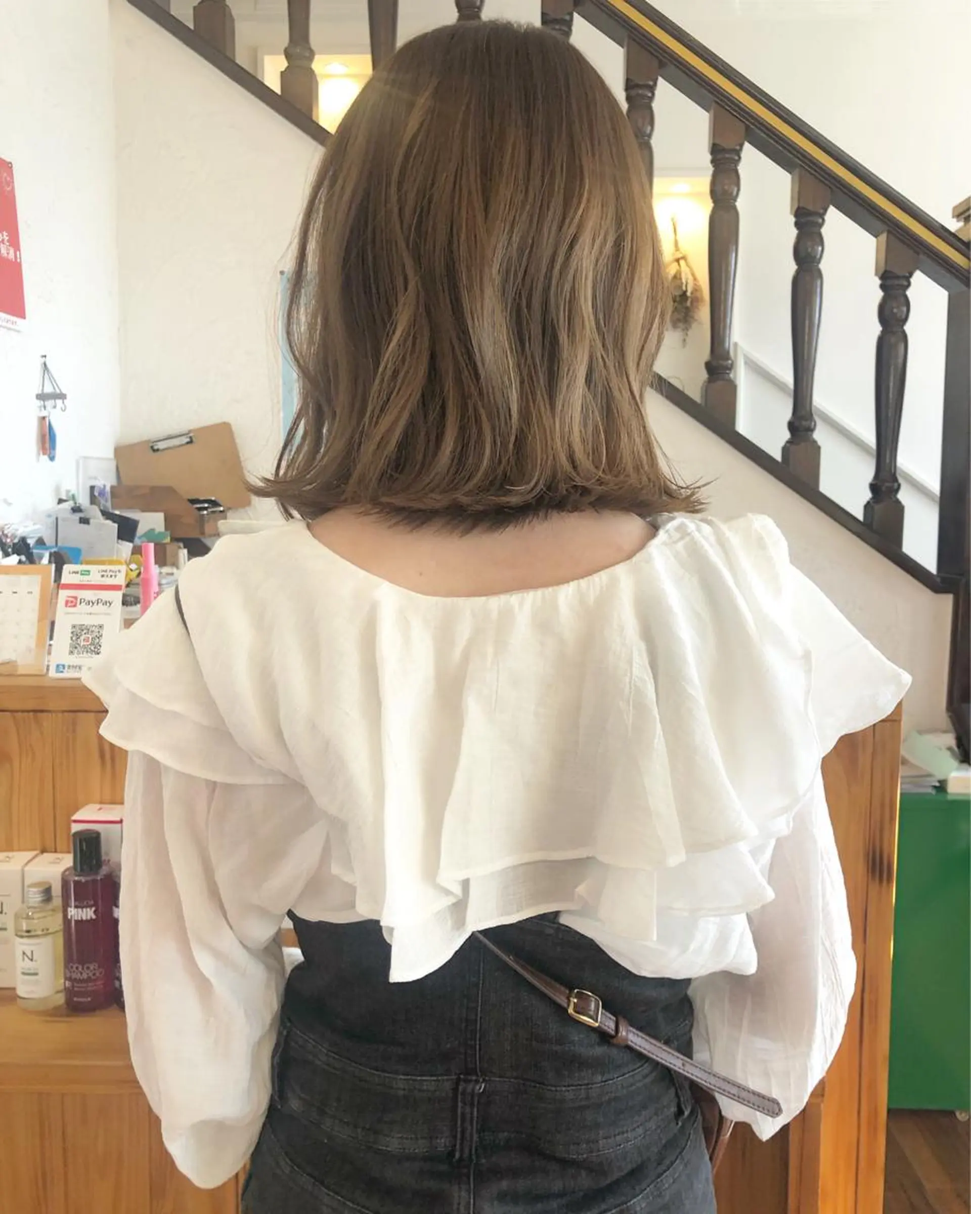 ミディアム カラー ベージュカラー ブリーチ ミルクティーベージュ ブリーチなしカラー カット ヘアカラー トリートメント 江原 彩華のヘアスタイル