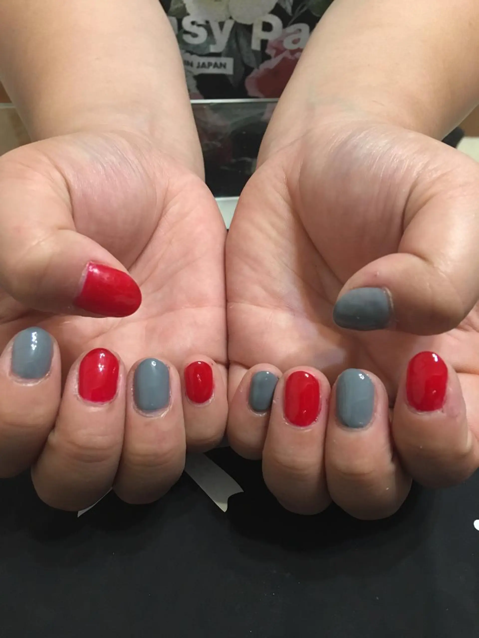 ネイル クリアネイル 赤色 ハンドネイル 🌈KANÅKO 🌈のネイルデザイン