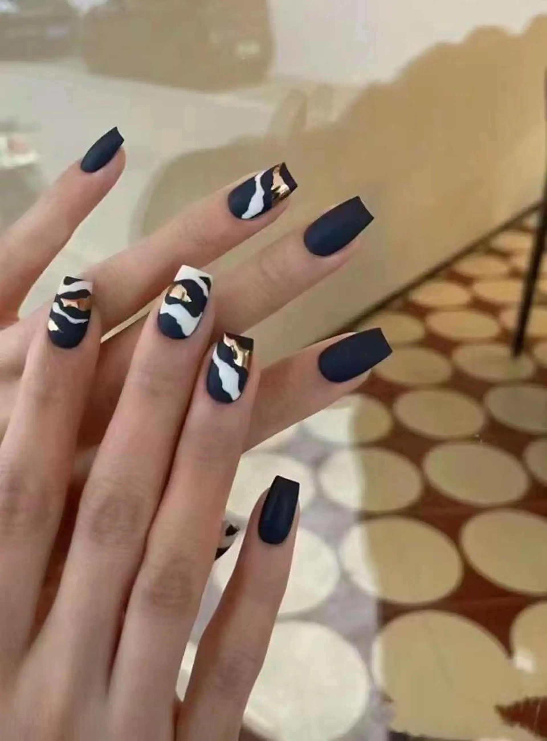 ネイル ハンドネイル VIVIAN リサのネイルデザイン