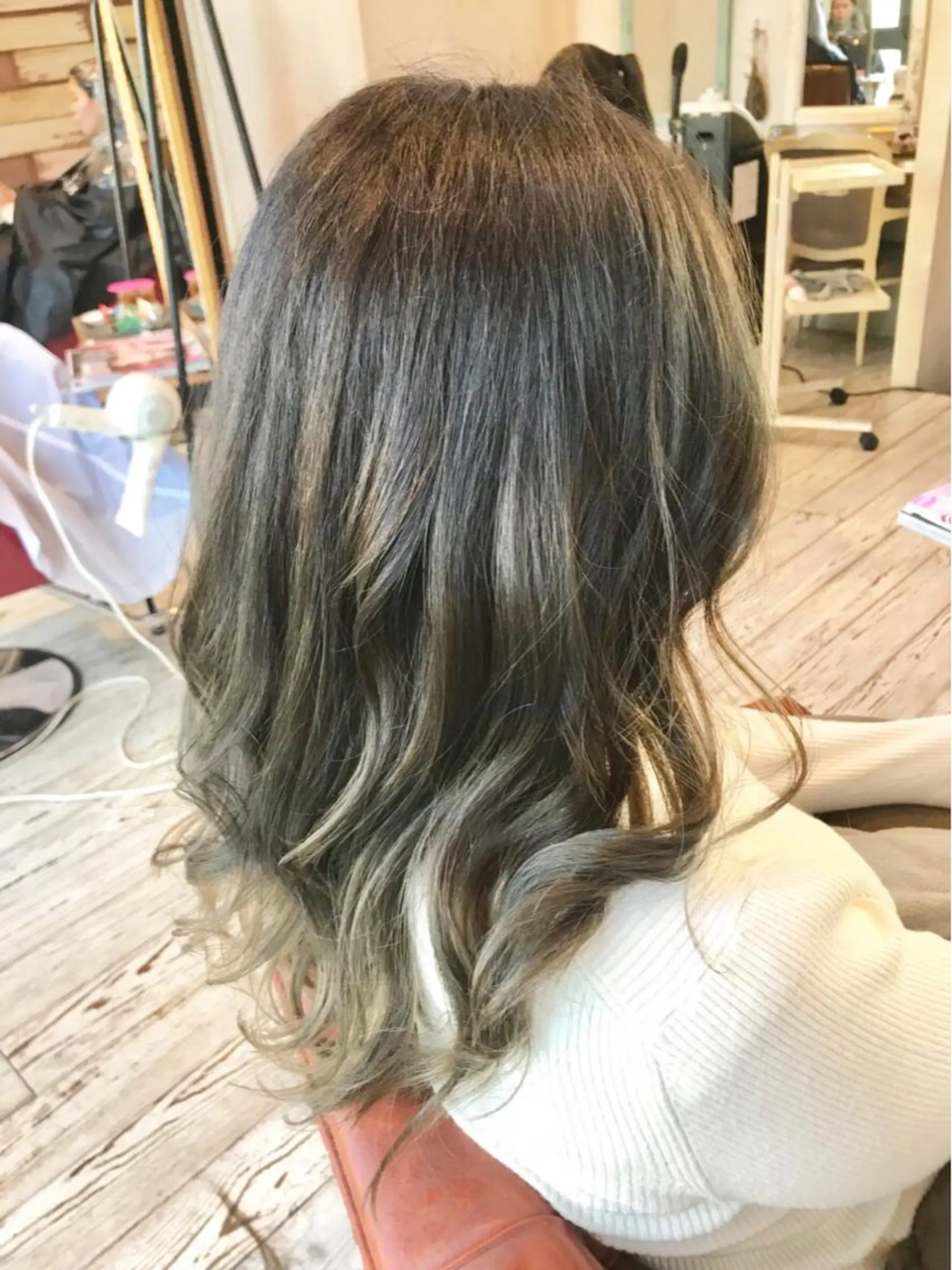 セミロング カラー カット ヘアカラー トリートメント DECORA sweet(川越)所属・坪田 彩花のヘアスタイル