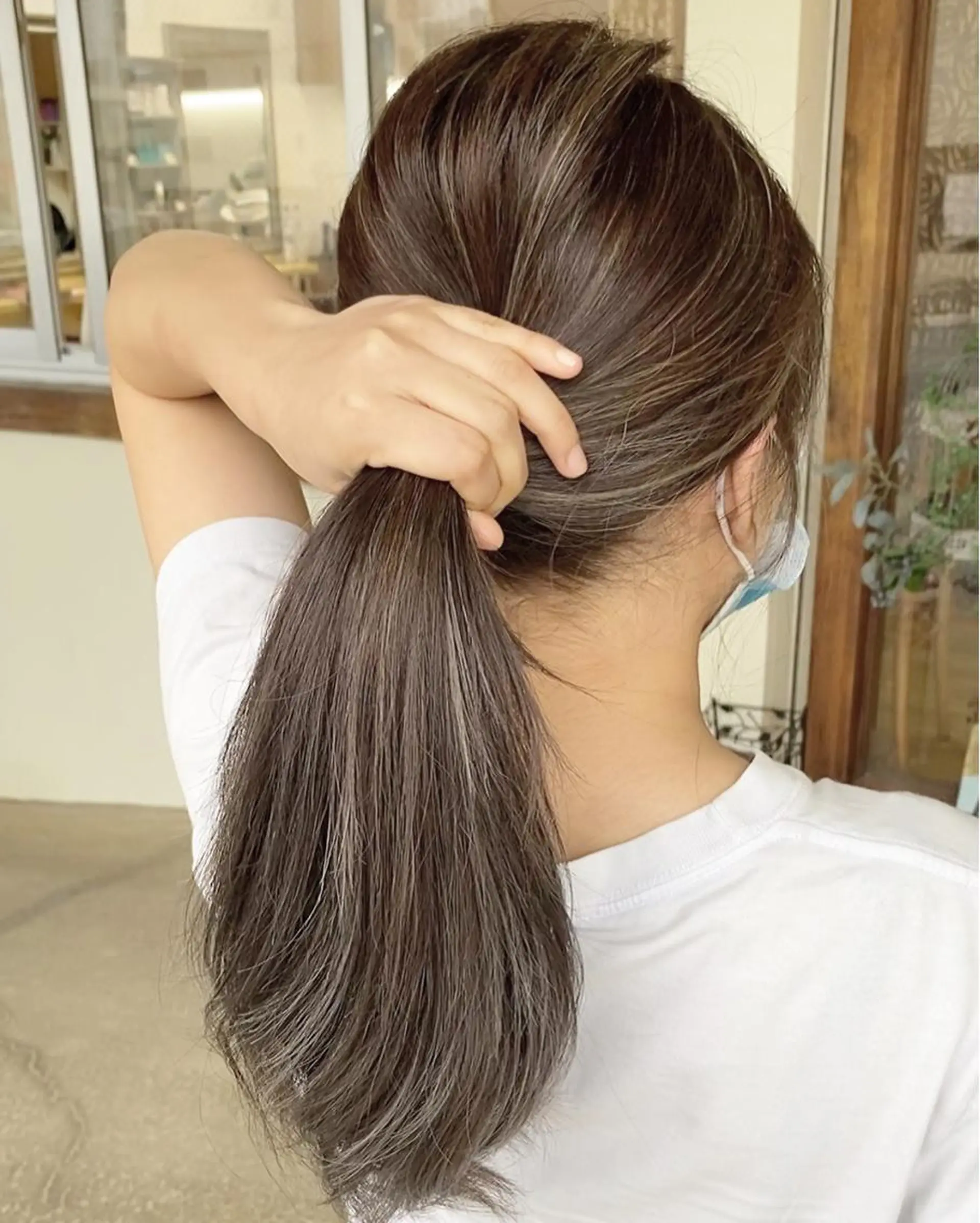 ミディアム カラー バレイヤージュ ハイライトカラー ハイライト レイヤーカット カット ヘアカラー grand juteのヘアスタイル