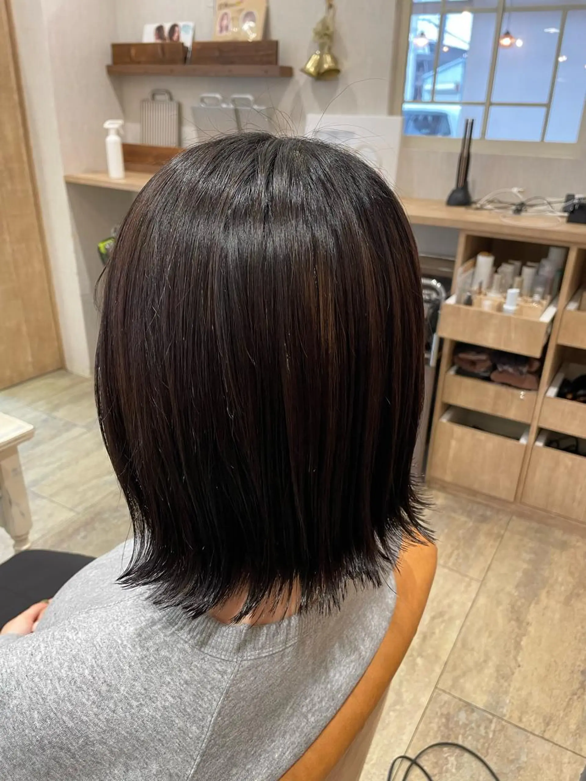 ミディアム カット 新地 咲綾のヘアスタイル