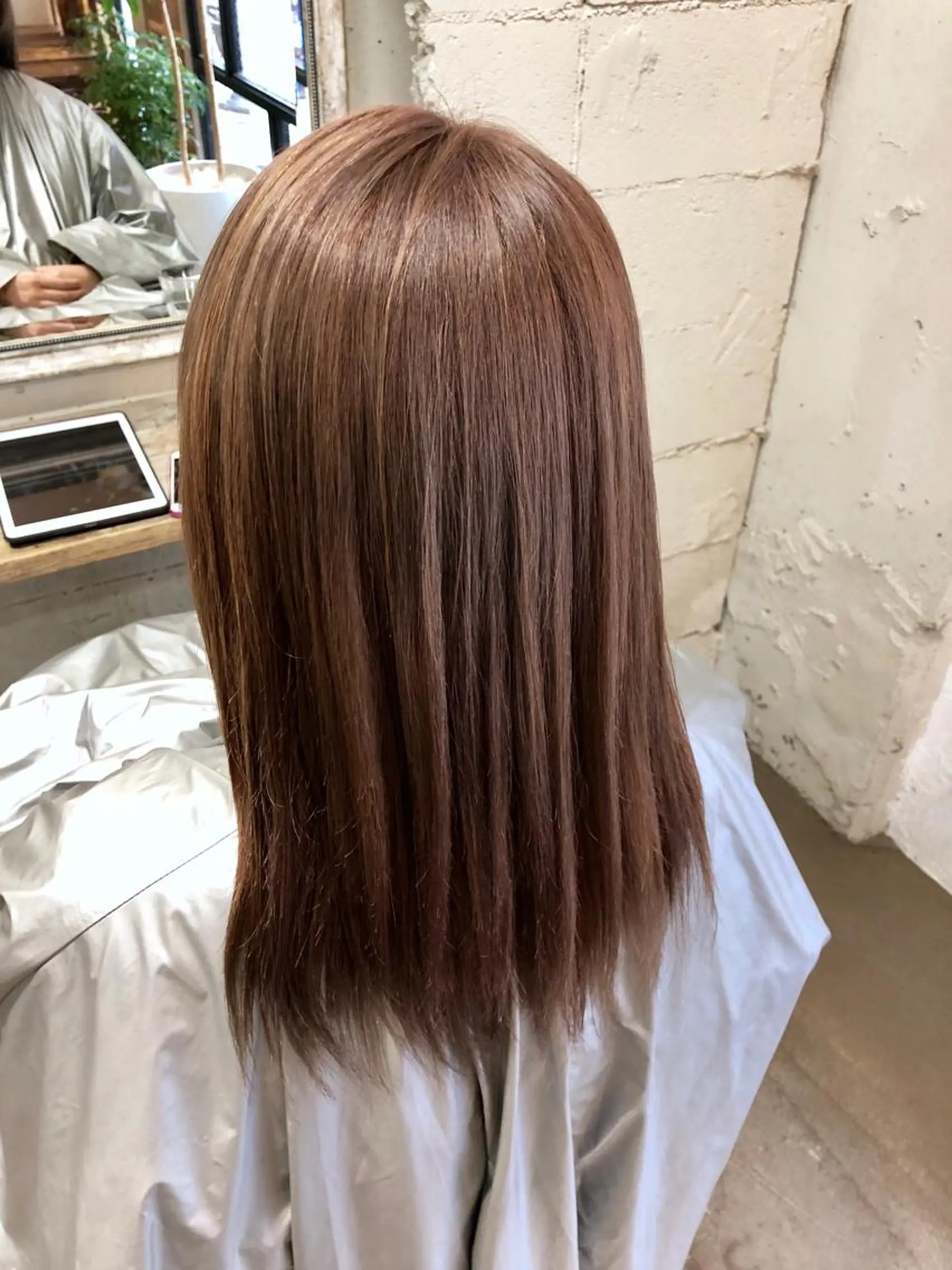 セミロング カラー ベージュカラー ブリーチ ケアブリーチ ダブルカラー イルミナカラー 桐原 竜也のヘアスタイル