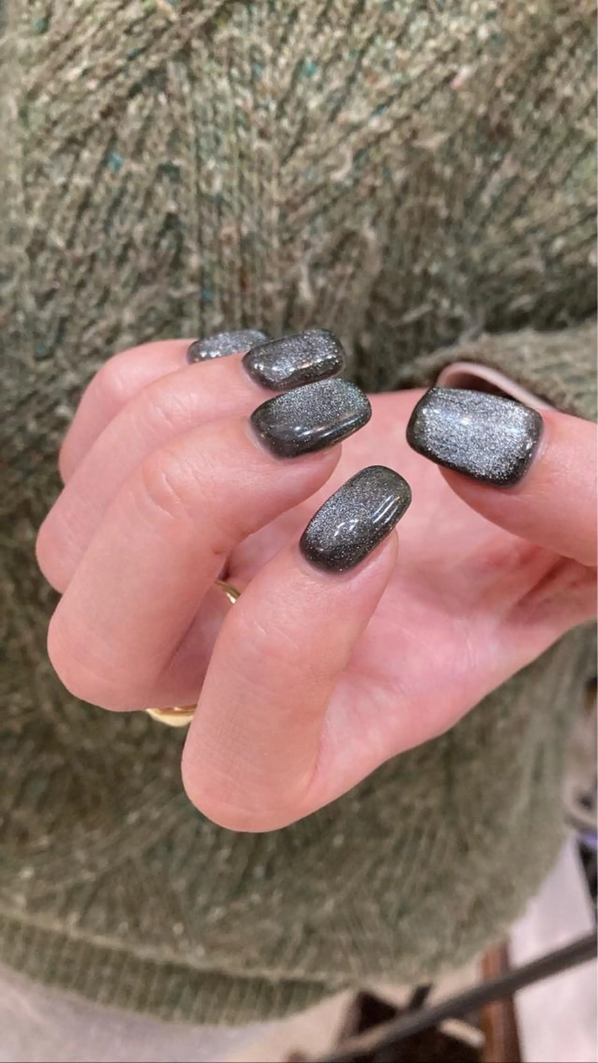 ネイル nailsalon　hue所属・小山 羽奈のネイルデザイン