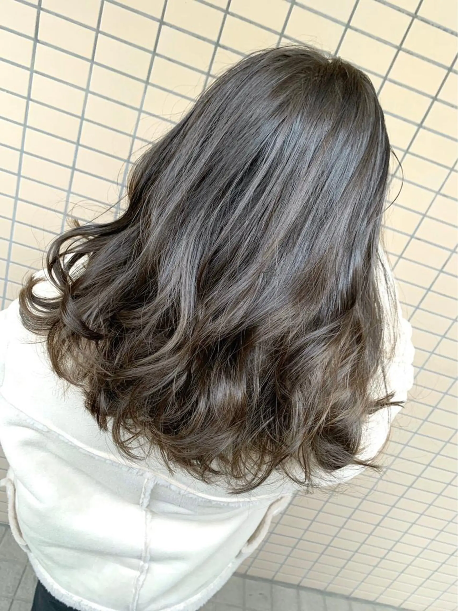 セミロング カラー ⛄️冬の透明感 カラー⛄️大西のヘアスタイル