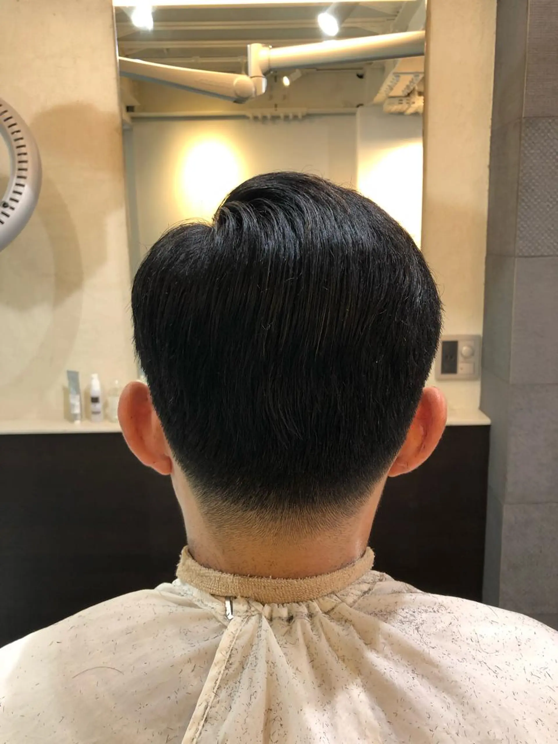 ミディアム KEEN creative hare所属・刈り上げの あおきさんのヘアスタイル