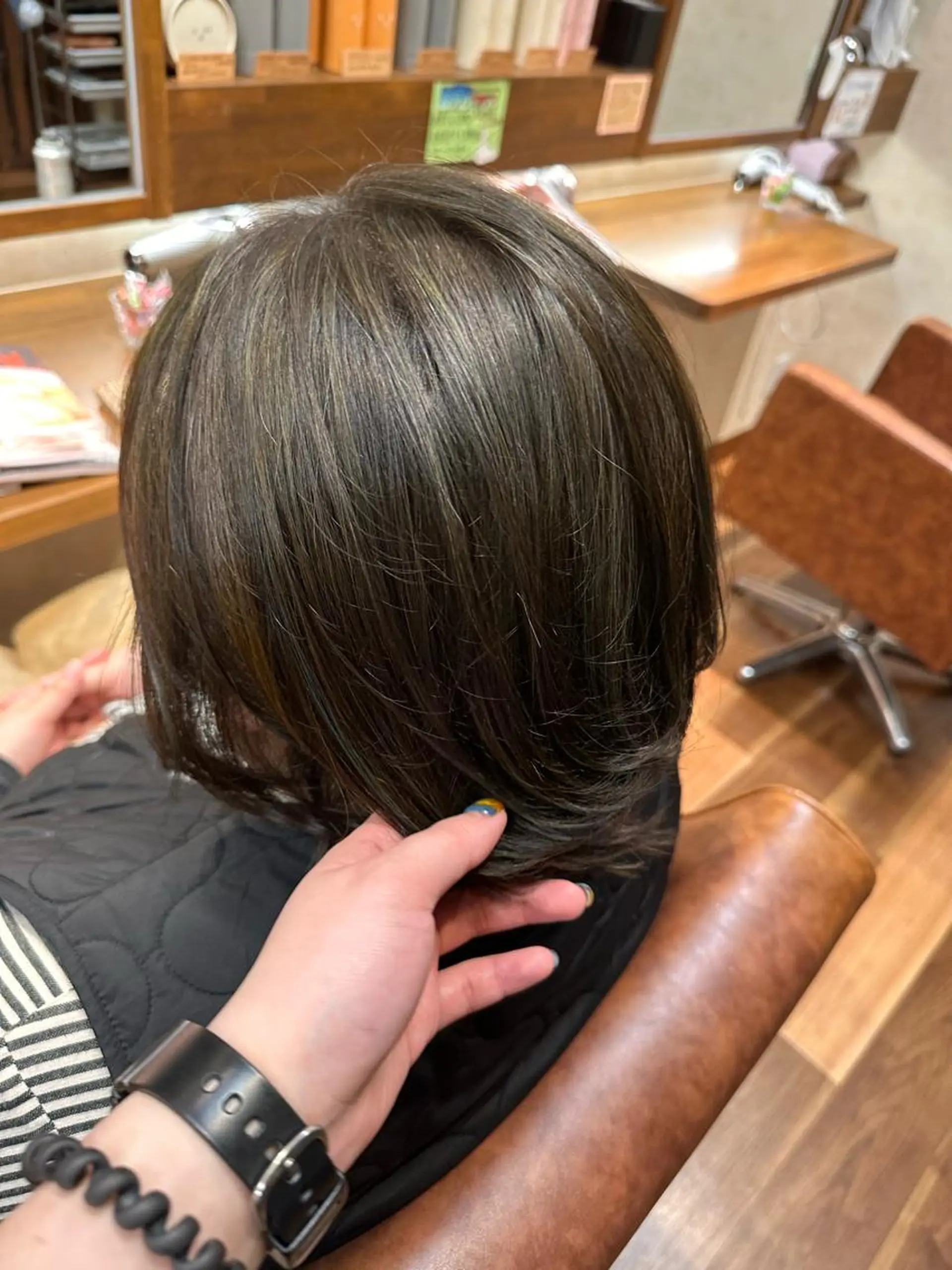 ミディアム カラー ハイライトカラー ハイライト アメイジングヘアー 千歳店　福嶋のヘアスタイル