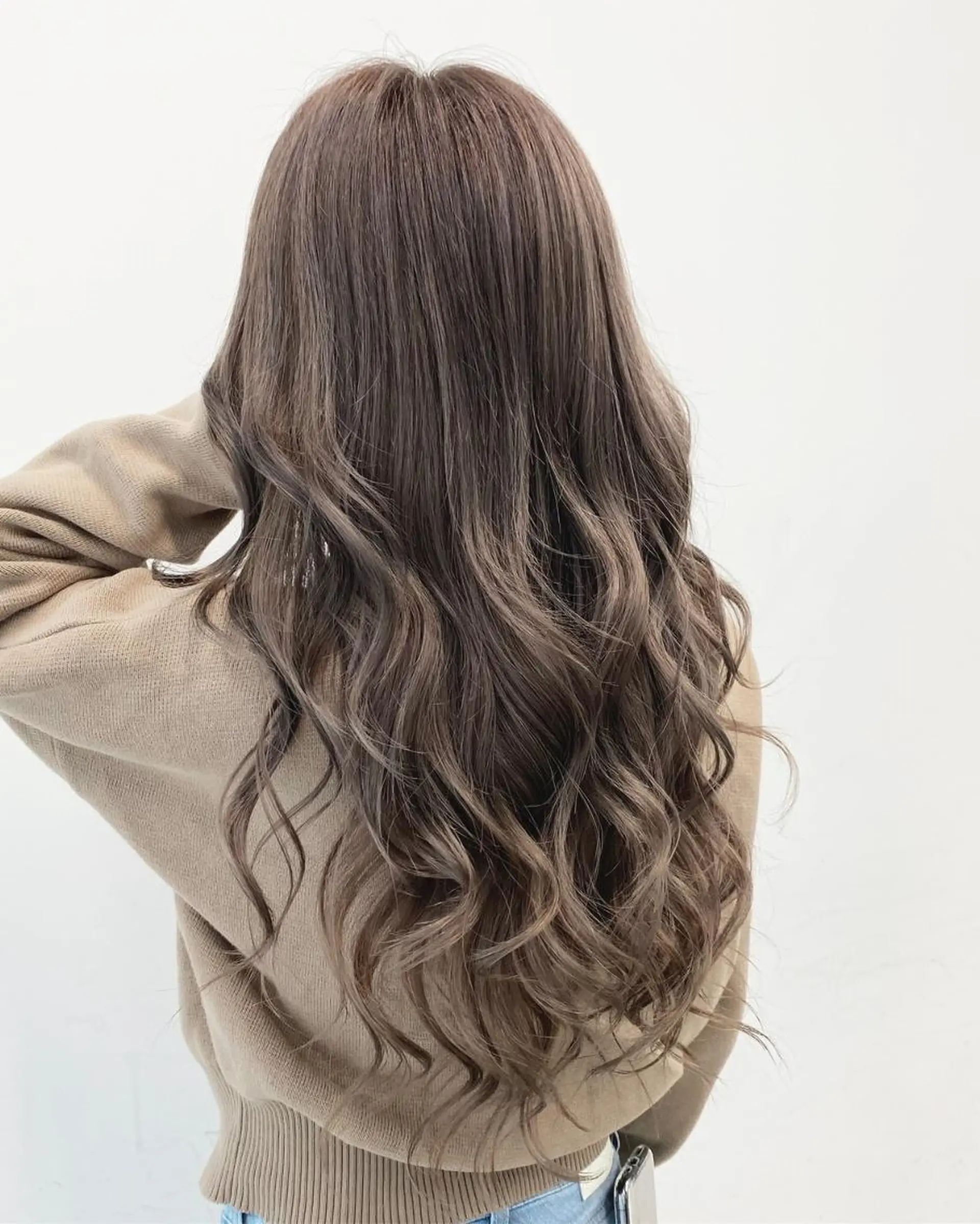セミロング アッシュ エギョモリ フレンチガーリー 髪質改善 オン眉 カット ヘアカラー トリートメント 公式 Ease by amble luxeのヘアスタイル