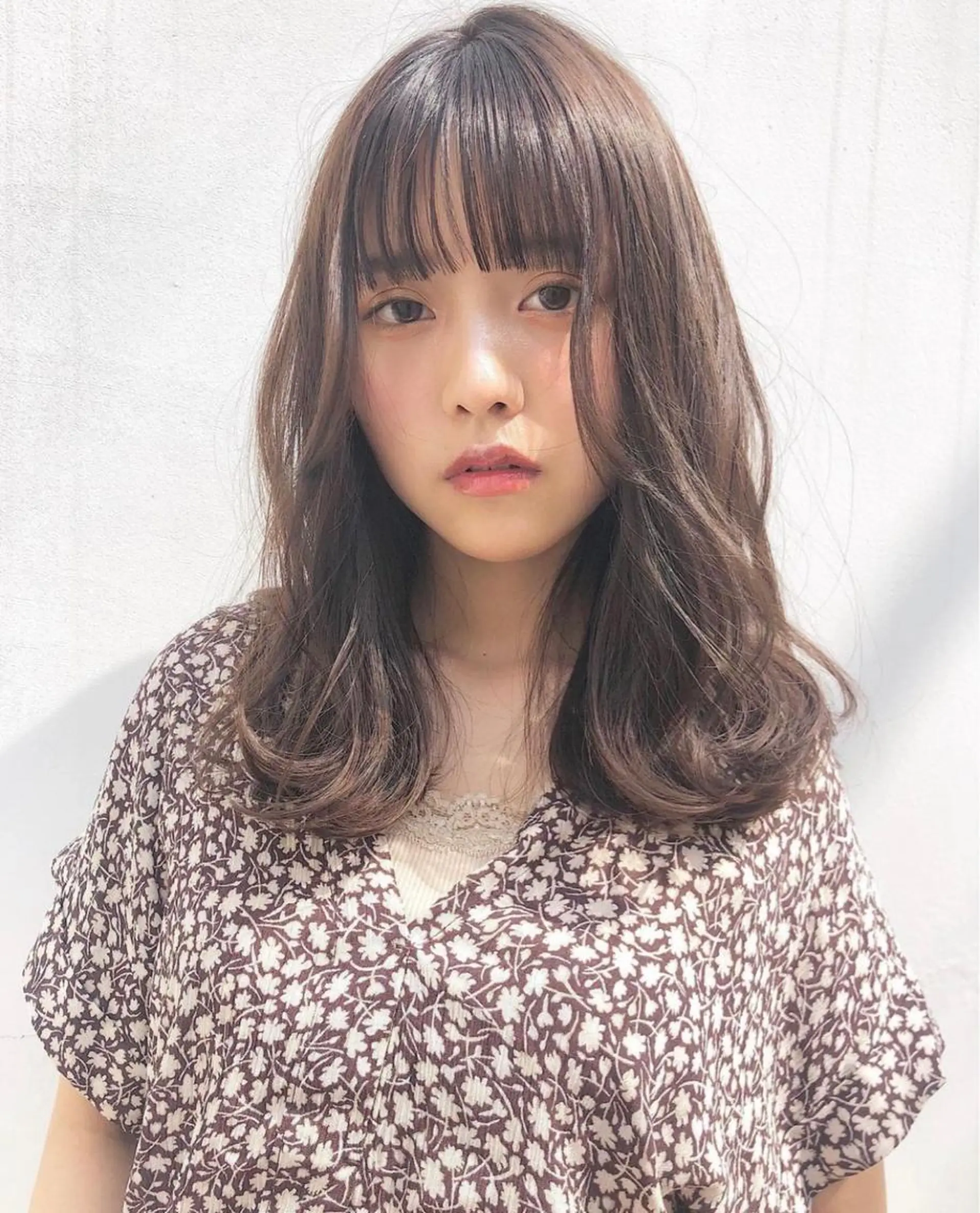 セミロング カラー ベージュカラー オリーブベージュ atelier SUNNYDAY所属・鈴木早記 insta →saki_03sのヘアスタイル