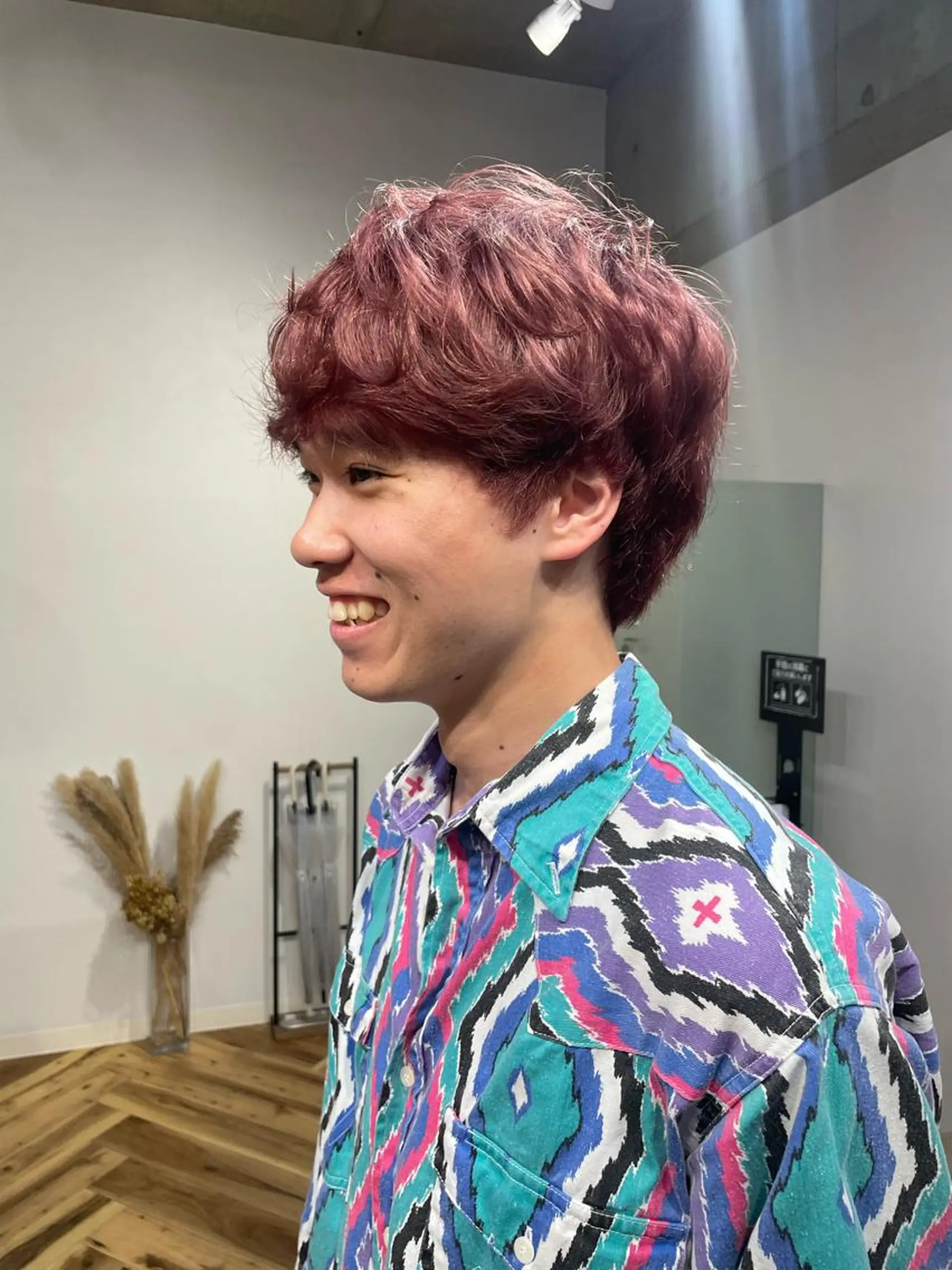 ショート カラー メンズ ピンクカラー lani hair salon所属・SHOTO ハイトー ン/デザインカラーのヘアスタイル