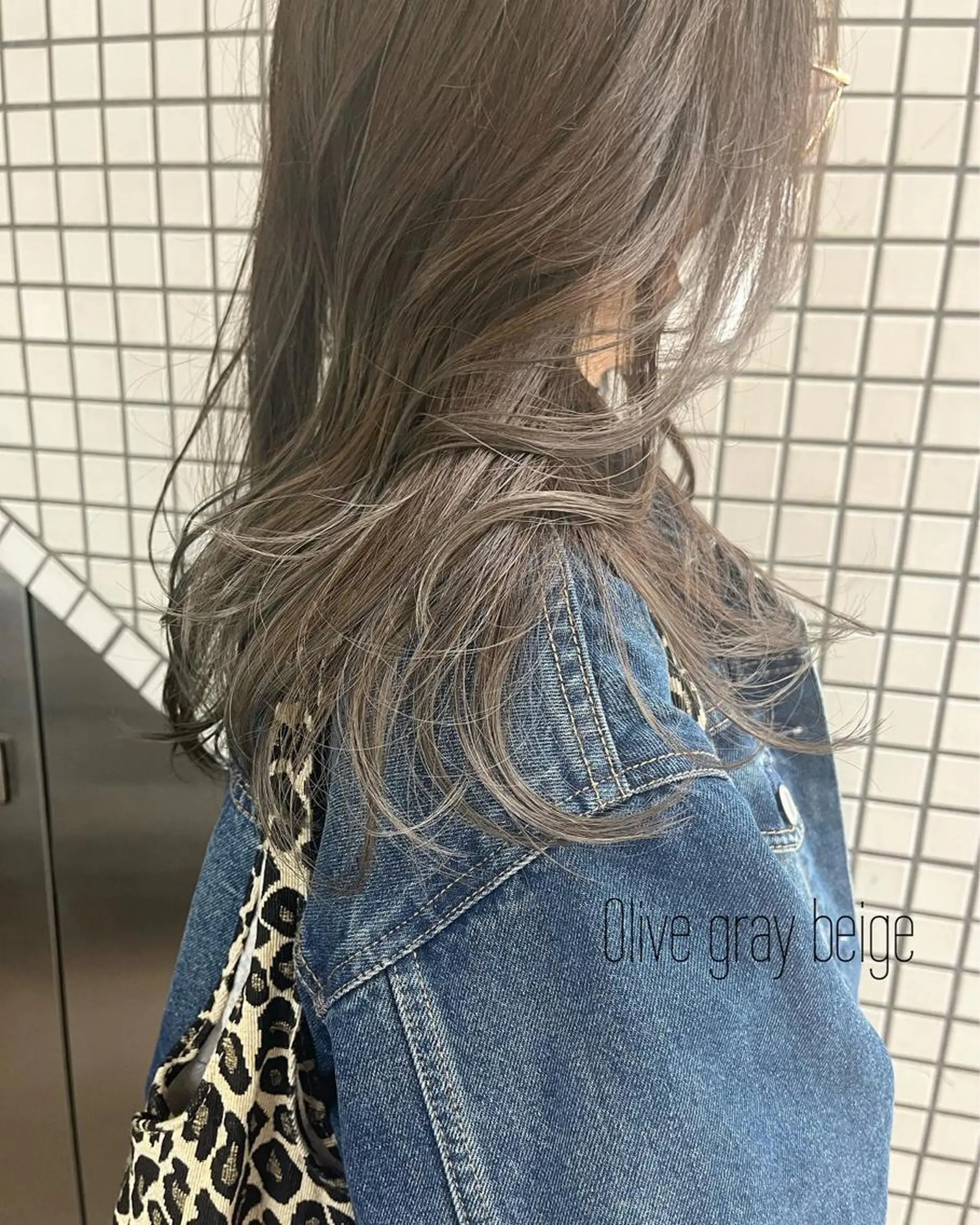 ロング カラー ヘアアレンジ 透明感カラー グレージュ オリーブグレージュ オリーブグレー ヘアカラー トリートメント ヘアセット 🌷ボブ/髪質改善 ストレートのヘアスタイル