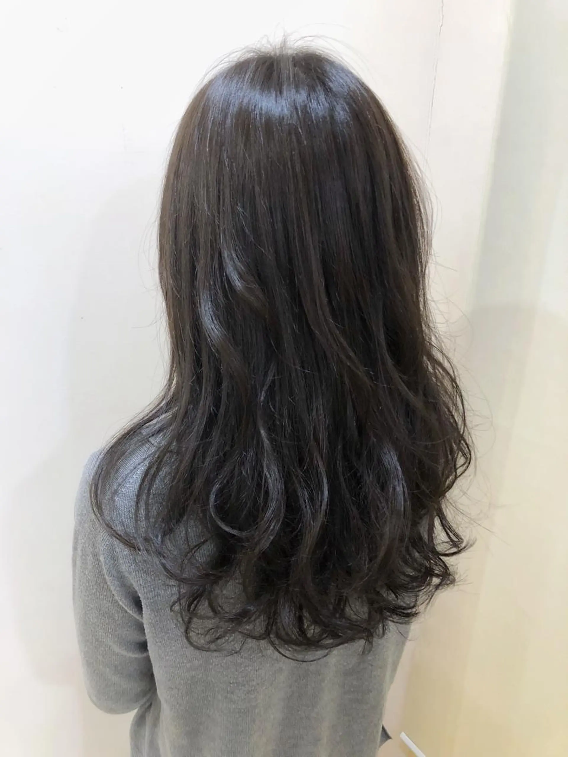 ロング カラー 服部 樹季のヘアスタイル