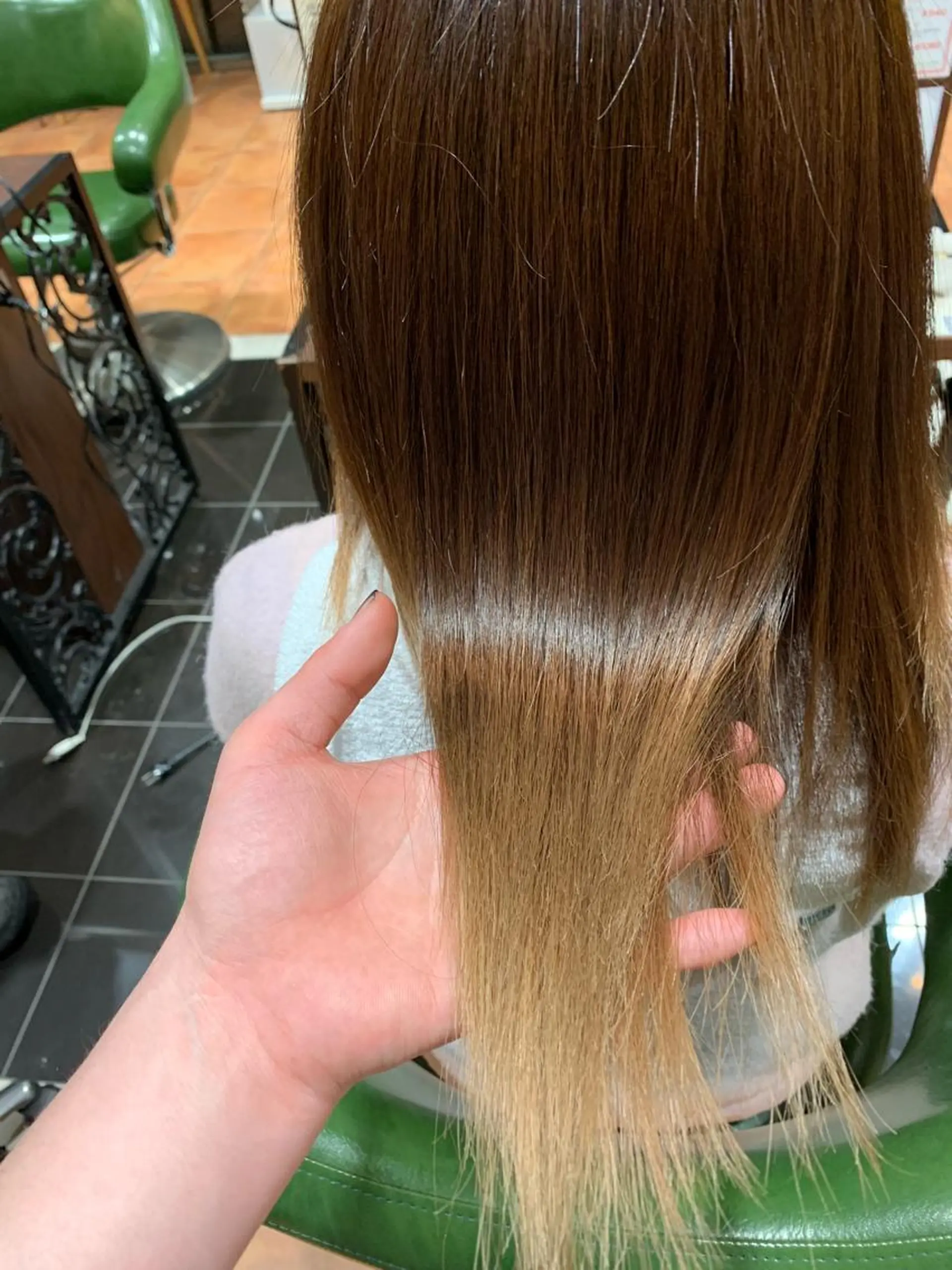 ミディアム カラーリスト菅澤 岳のヘアスタイル