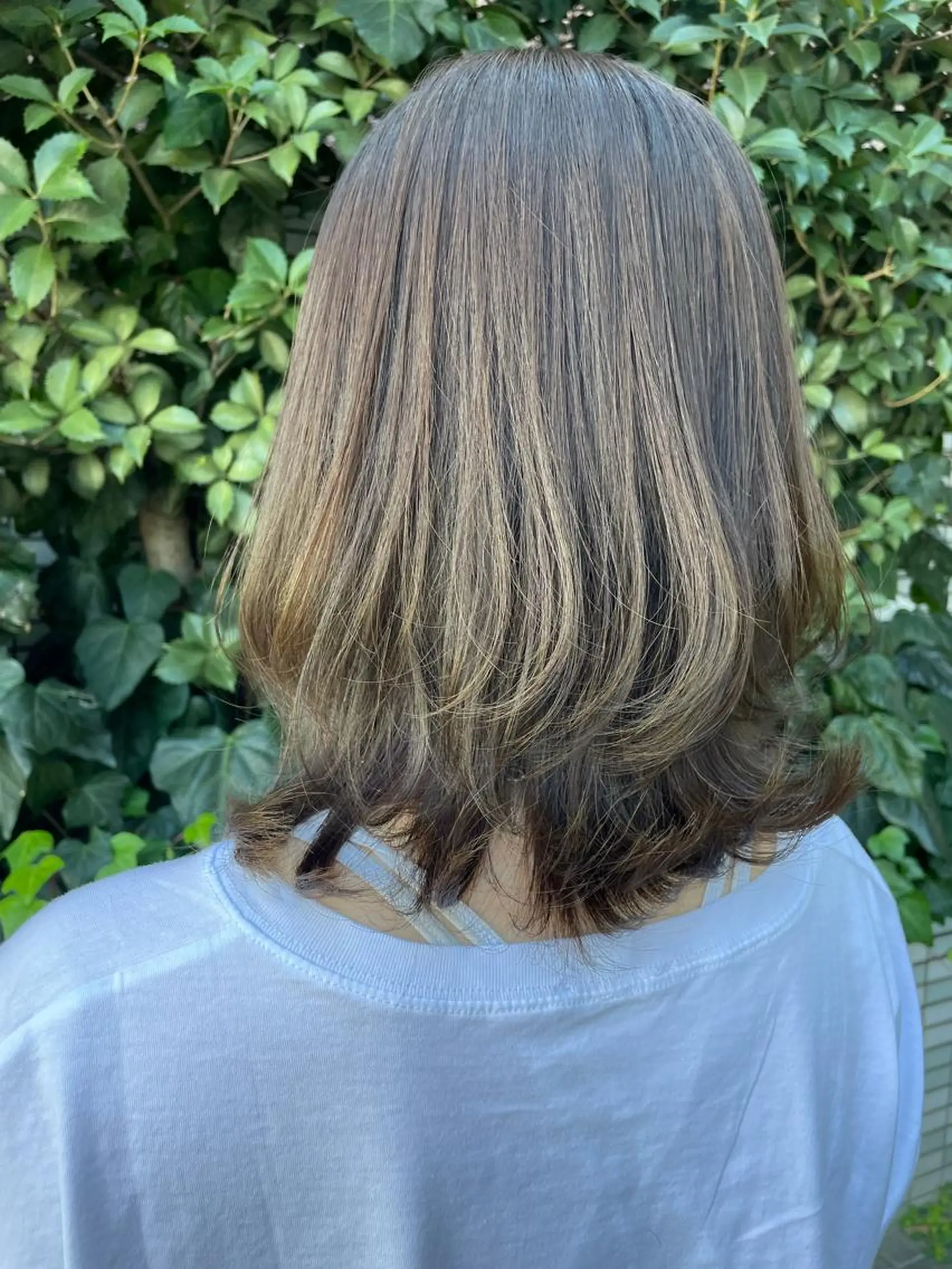 ミディアム カラー ベージュカラー オリーブベージュ カワシマ セイカのヘアスタイル