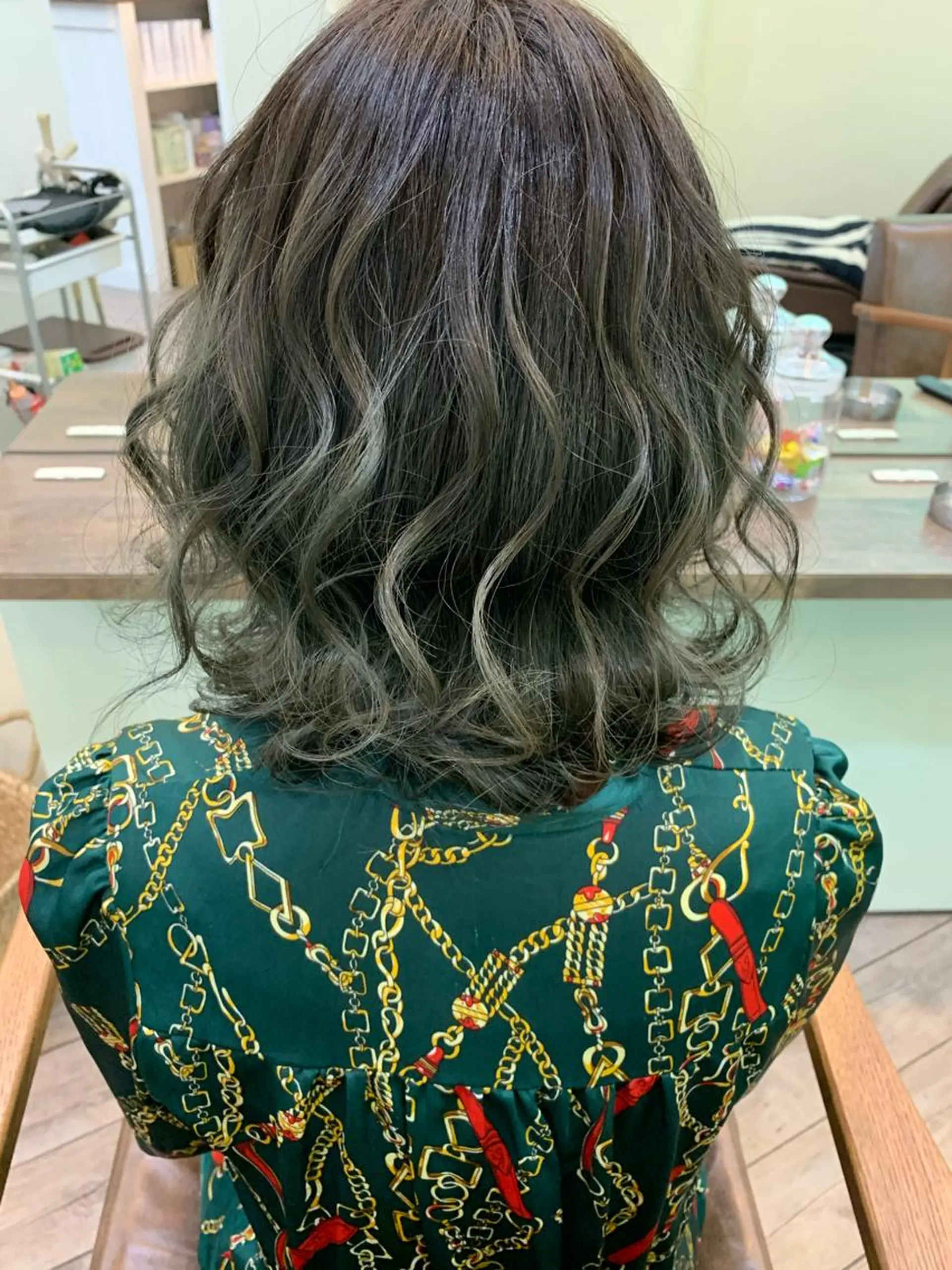 ミディアム カラー ダークグリーン ヘアカラー トリートメント WEST O LAND所属・WEST OLAND 安藤のヘアスタイル