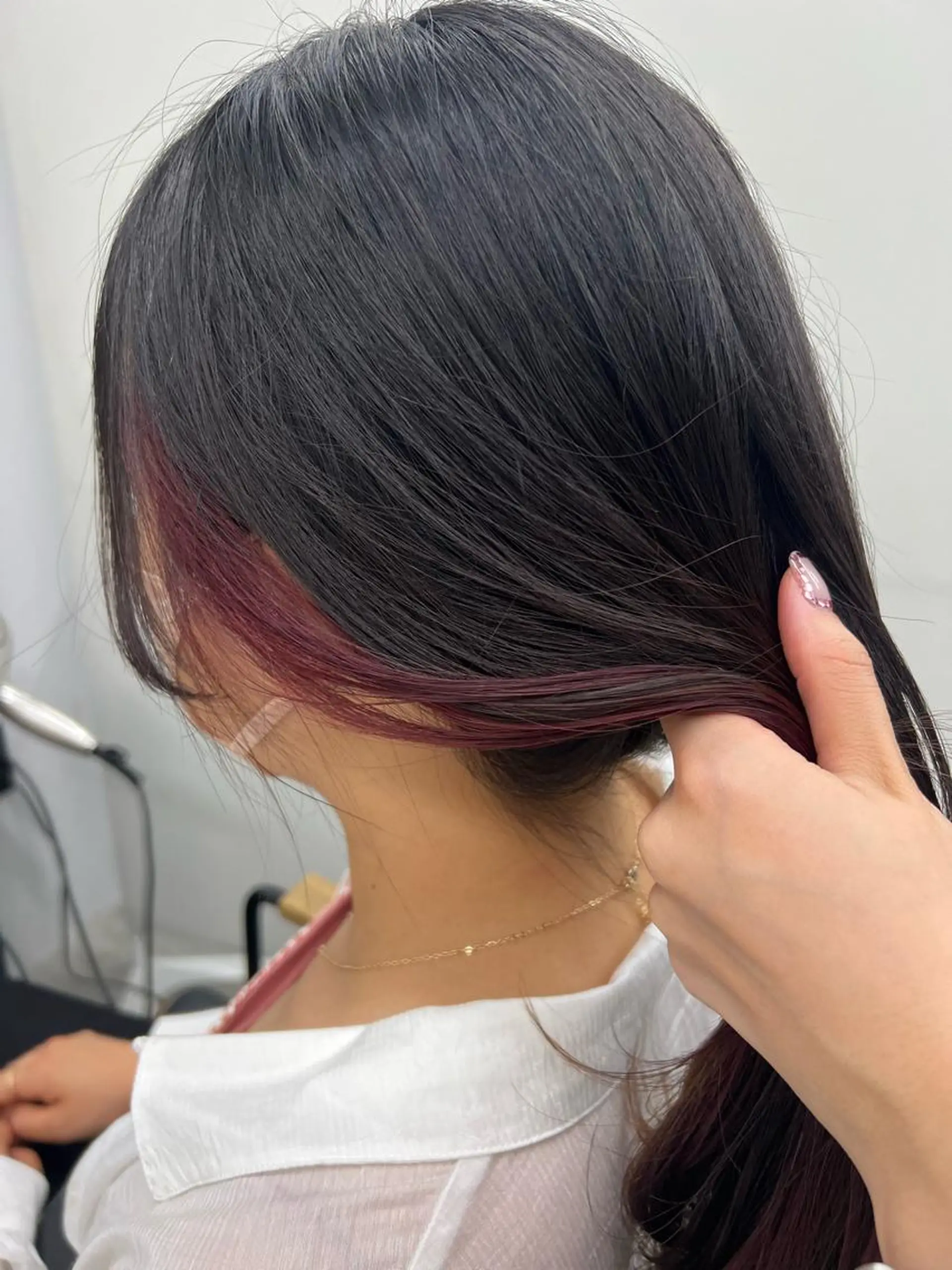 ロング カラー インナーカラー ピンクカラー 上田 エミのヘアスタイル