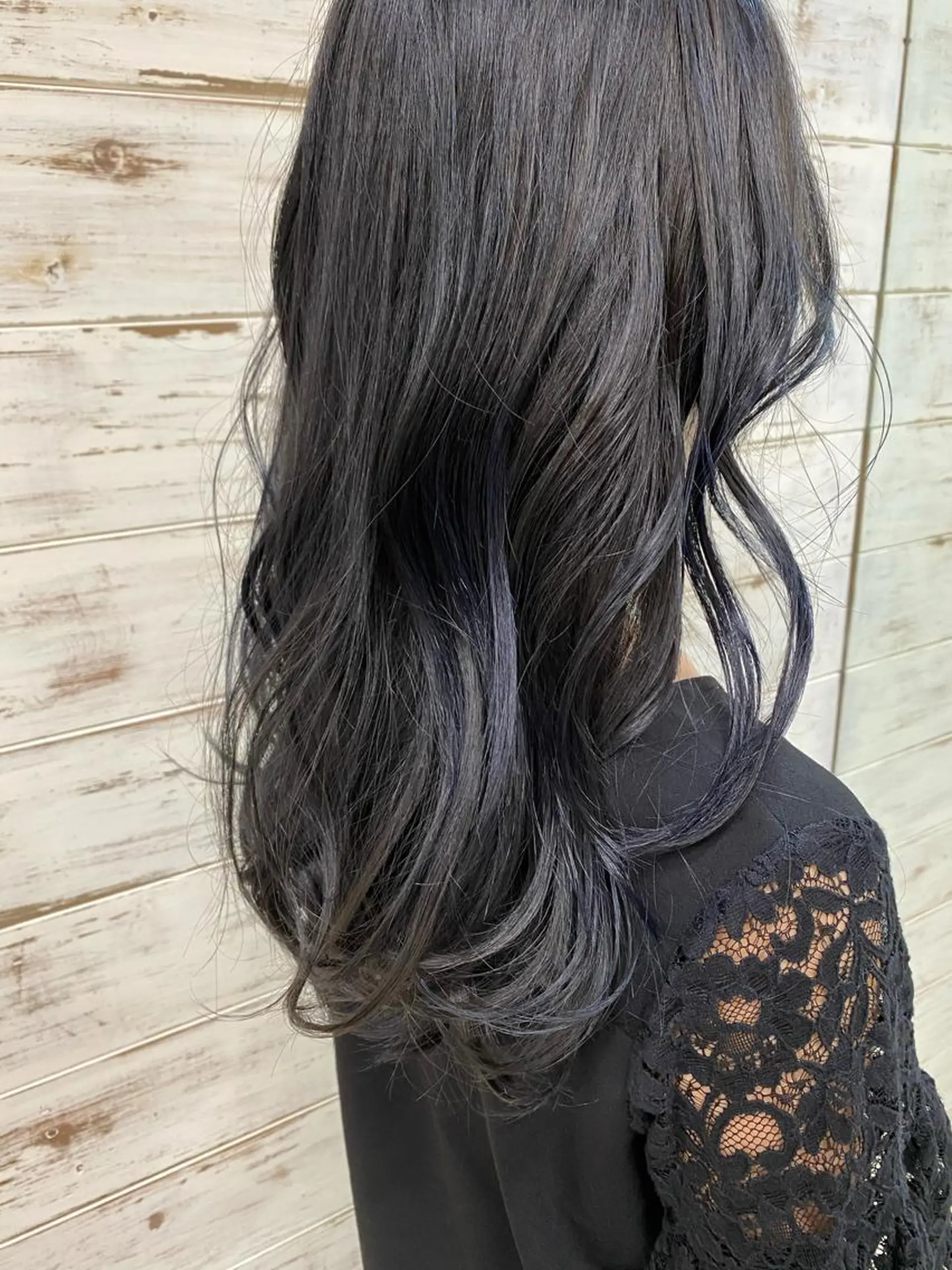 ロング カラー 黒髪 ブルーカラー ブルーブラック カット ヘアカラー トリートメント 日比 貴大/ minim hairのヘアスタイル