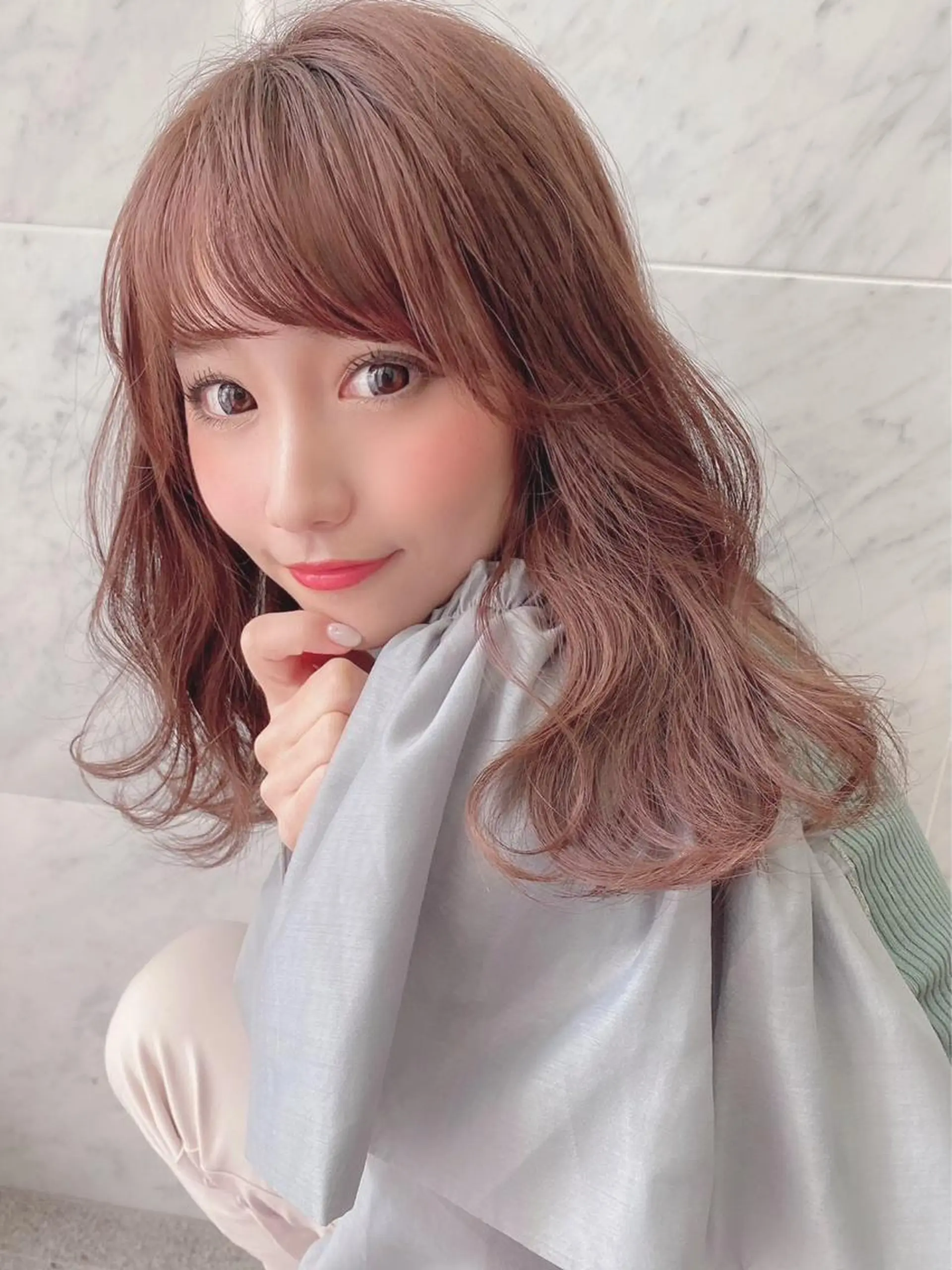 ロング 顔まわりレイヤー 顔周りカット 髪質改善 レイヤーカット 小顔カット 川井麻由🎀アイドル 量産🎀ピンクカラーのヘアスタイル